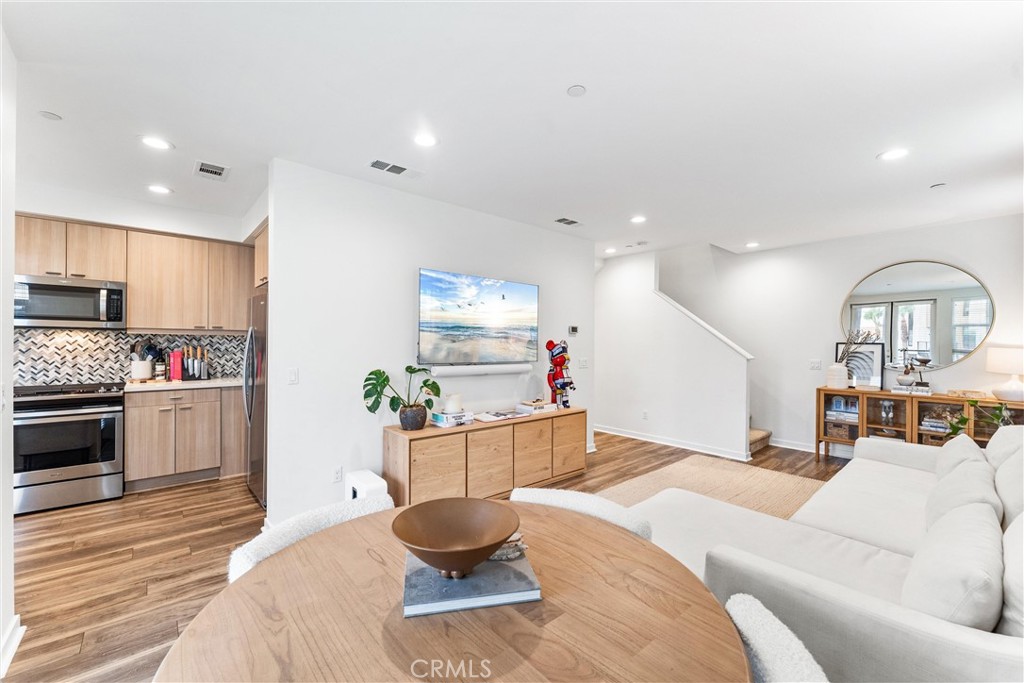 Orange, California, 92865, United States, 2 Bedrooms Bedrooms, ,3 BathroomsBathrooms,Residential,For Sale,1901000