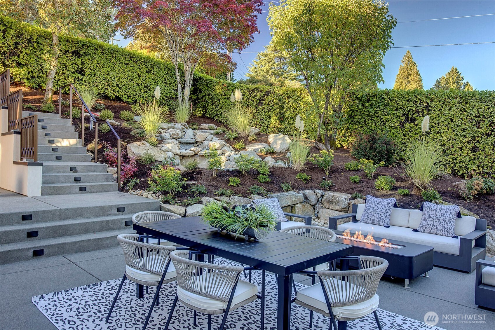 Medina, Washington, 98039, United States, 5 Bedrooms Bedrooms, ,6 BathroomsBathrooms,Residential,For Sale,1897136