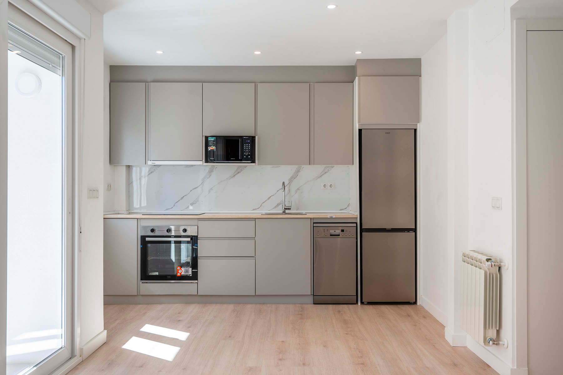  2-bedroom flat with small terrace, renovated and ready to move in - 物件實景
