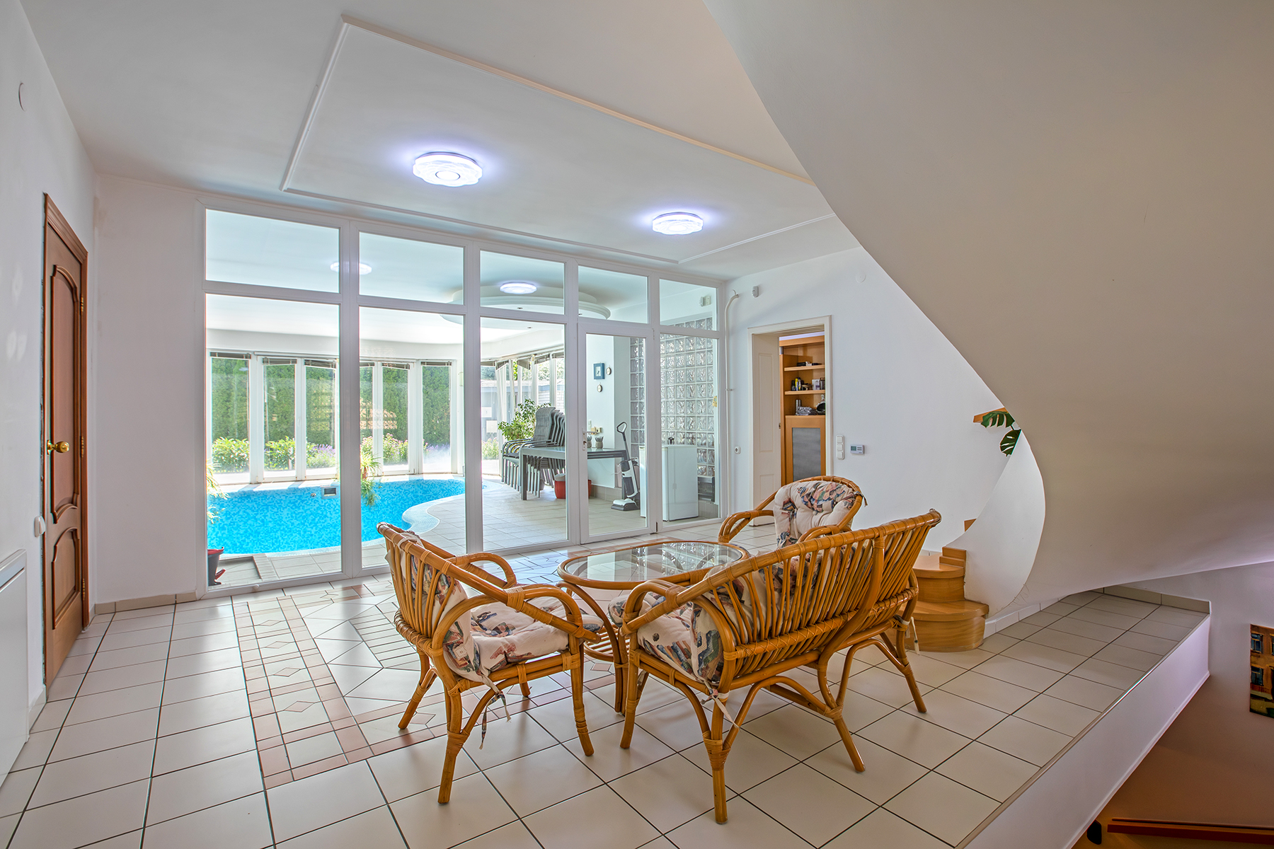  Exceptional Family Residence in an Elegant Residential Enclave of Budapest’s 16t - 物件實景