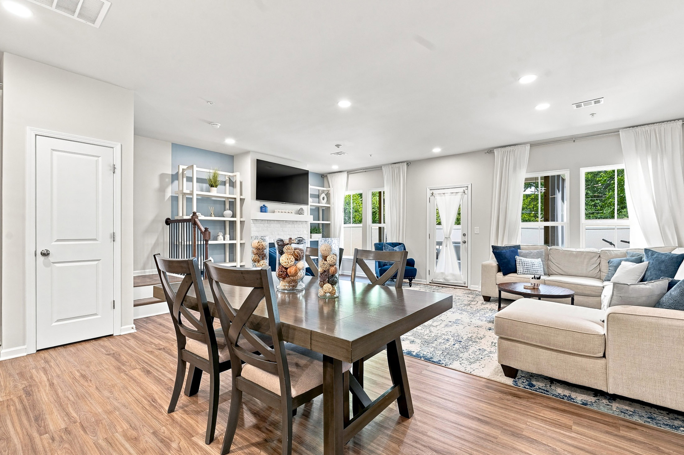  End-Unit Townhome Near Marietta Square - 物件實景
