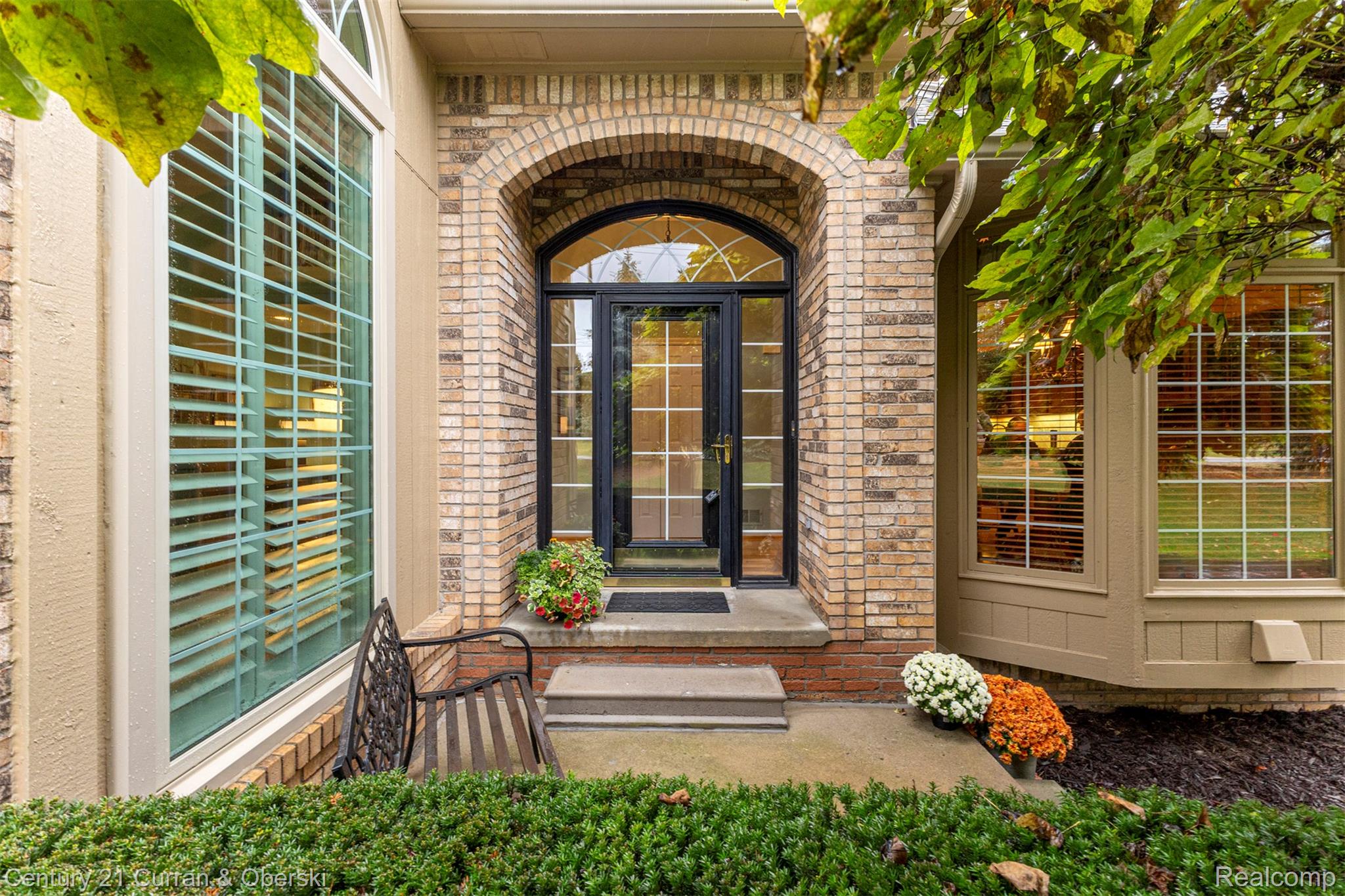 Shelby Charter Township, Michigan, 48316, United States, 2 Bedrooms Bedrooms, ,4 BathroomsBathrooms,Residential,For Sale,1977088