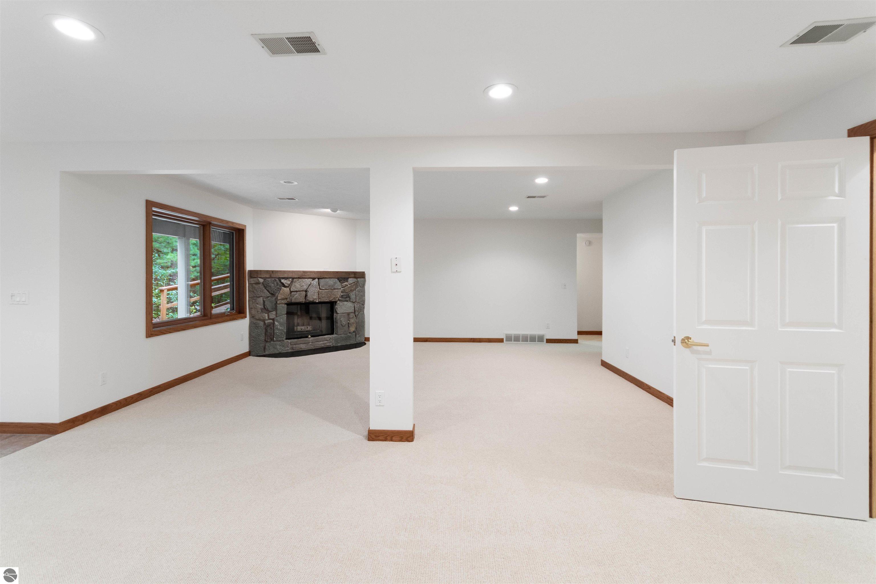 Traverse City, Michigan, 49686, United States, 3 Bedrooms Bedrooms, ,3 BathroomsBathrooms,Residential,For Sale,1942277