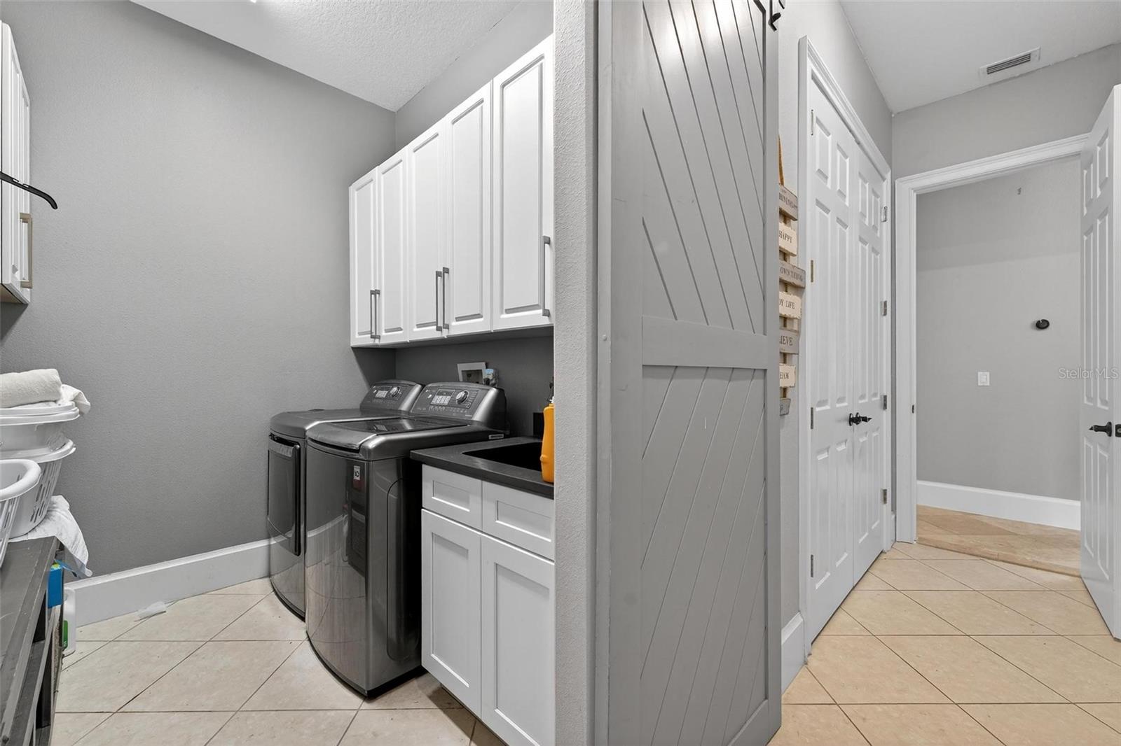 WINDERMERE, Florida, 34786, United States, 5 Bedrooms Bedrooms, ,5 BathroomsBathrooms,Residential,For Sale,1976046