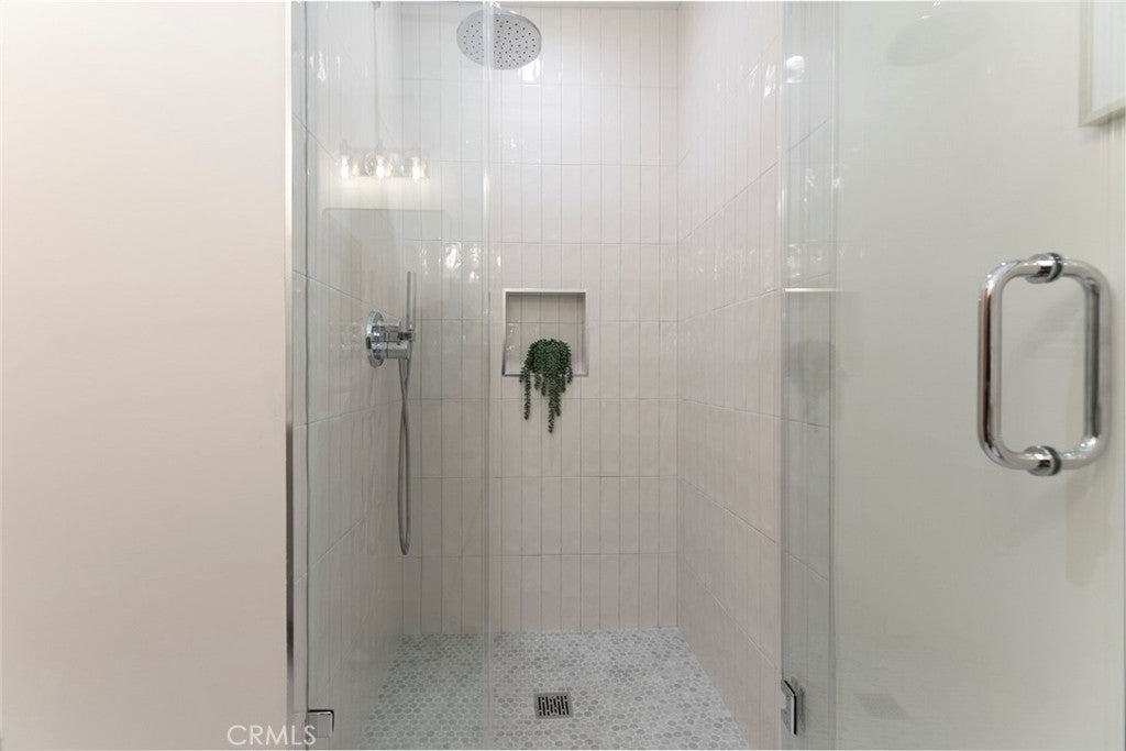 Los Angeles, California, 90027, United States, 4 Bedrooms Bedrooms, ,3 BathroomsBathrooms,Residential,For Sale,1942315