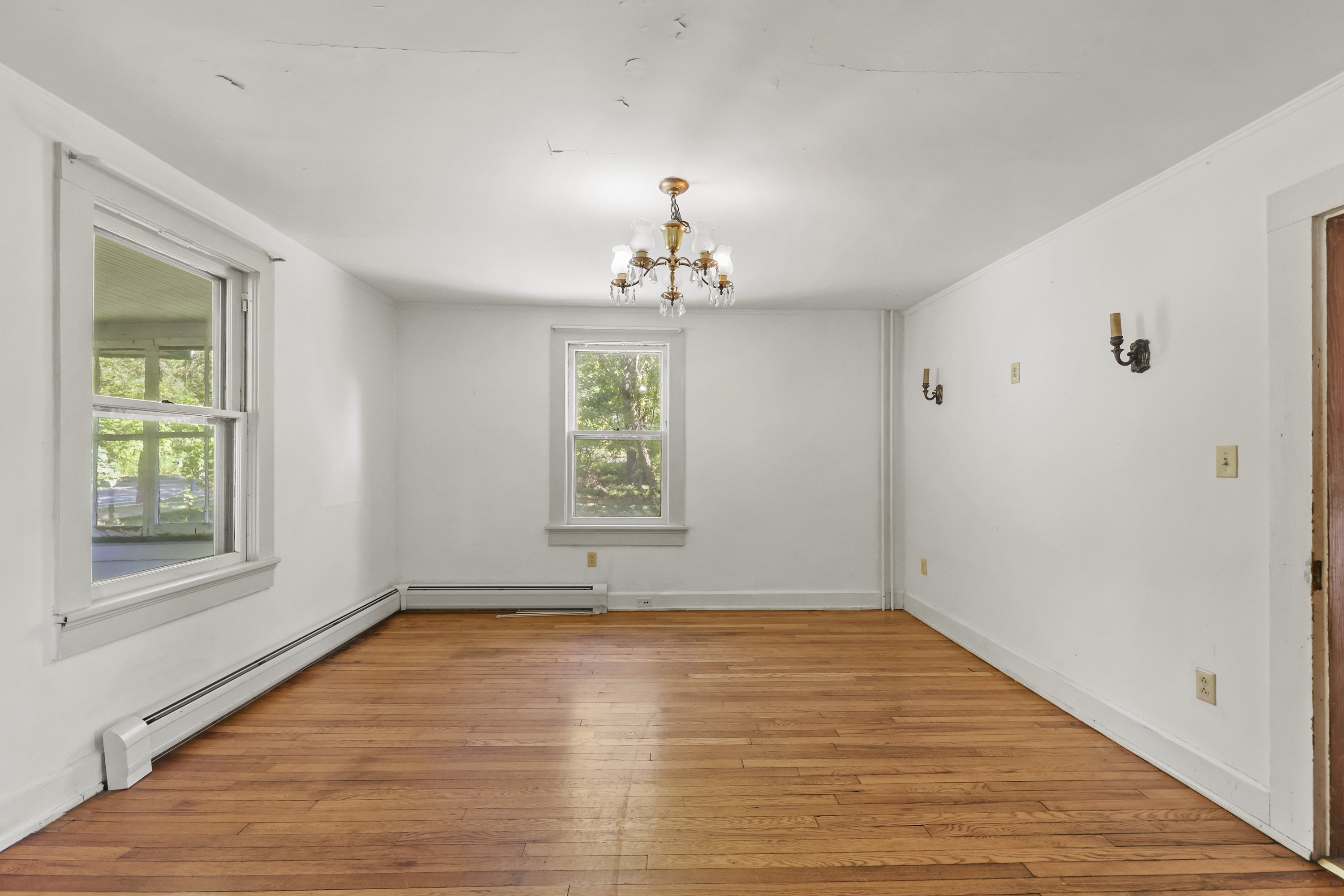  CHARMING STOCKBRIDGE 4-BED HOME AWAITS YOUR VISION - 物件實景