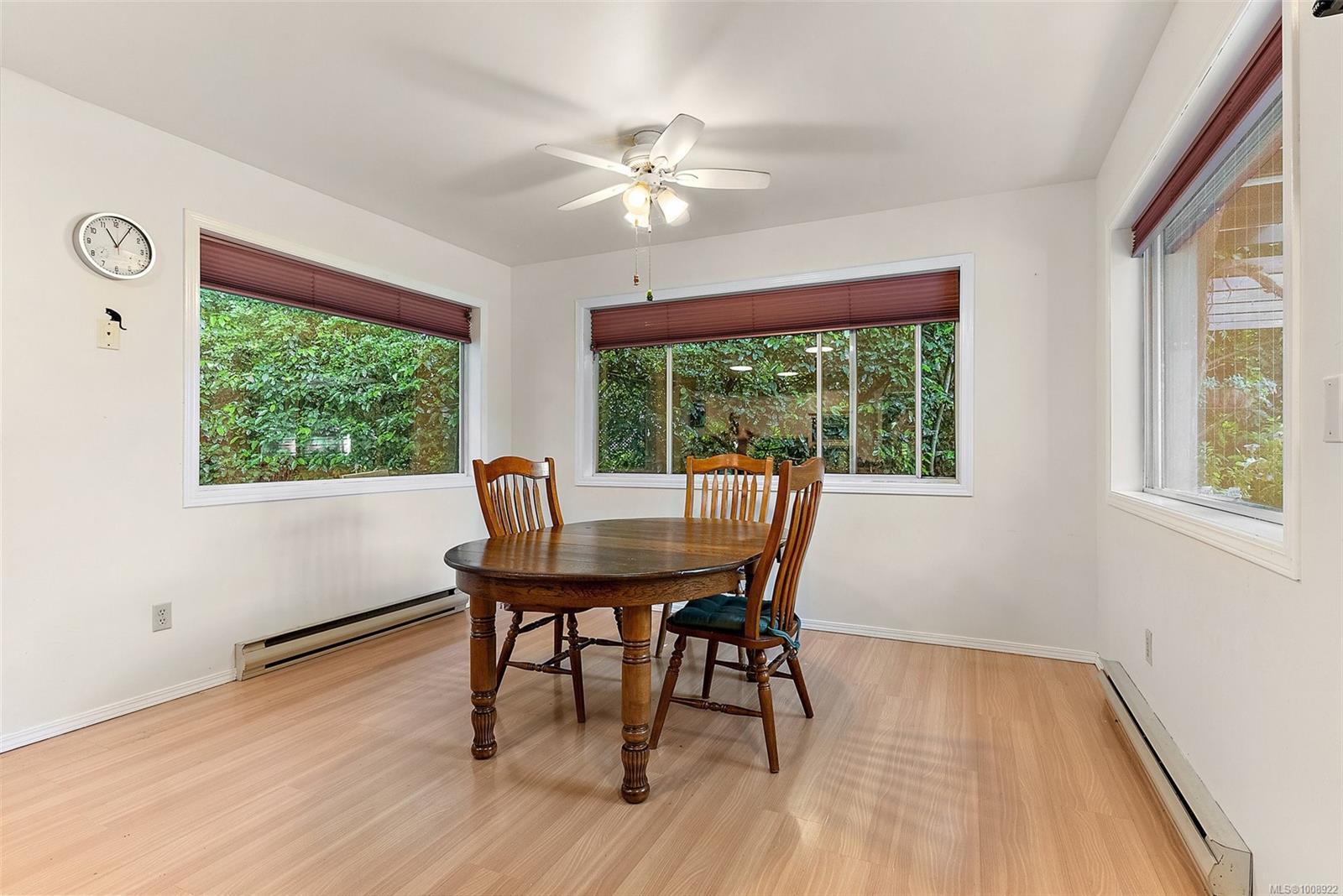 SAANICH, British Columbia, V8Z 3G7, CA, 3 Bedrooms Bedrooms, ,Residential,For Sale,1946868