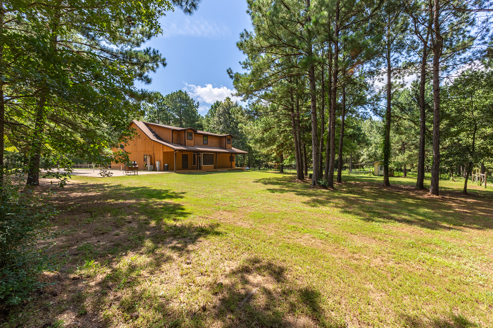 Bronson, Texas, 75930, United States, 5 Bedrooms Bedrooms, ,4 BathroomsBathrooms,Residential,For Sale,1944526