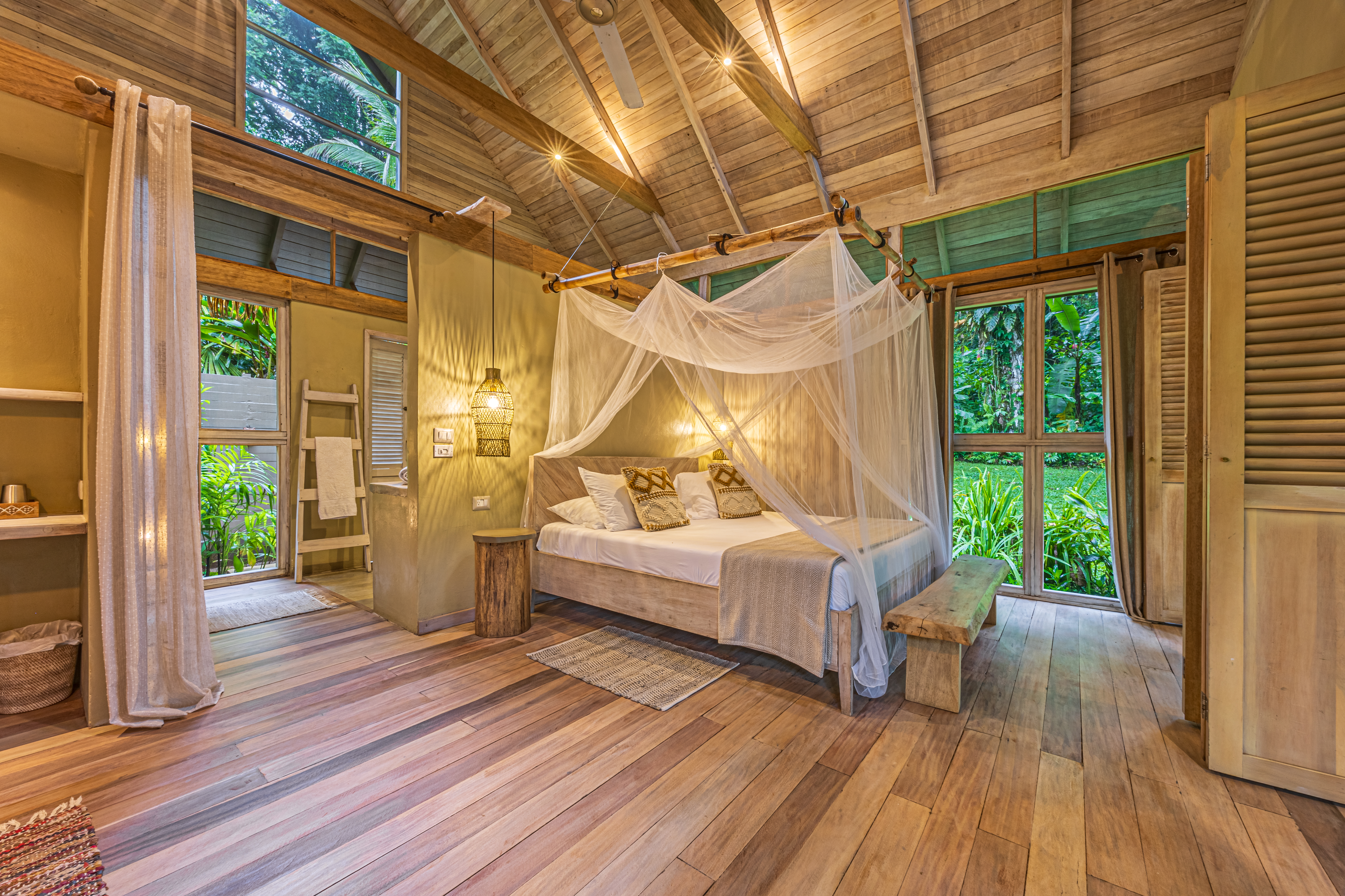 Golfito, Puntarenas, CR, 15 Bedrooms Bedrooms, ,13 BathroomsBathrooms,Residential,For Sale,1903279