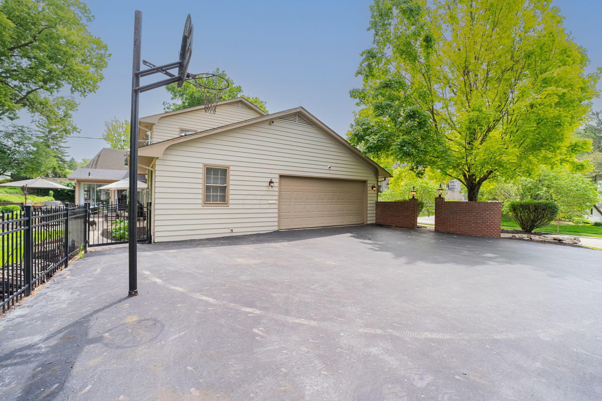  2676 Alliston Court - 物件實景