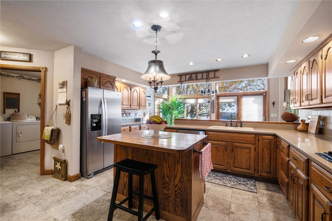 South Strabane, Pennsylvania, 15301, United States, 5 Bedrooms Bedrooms, ,5 BathroomsBathrooms,Residential,For Sale,2003088