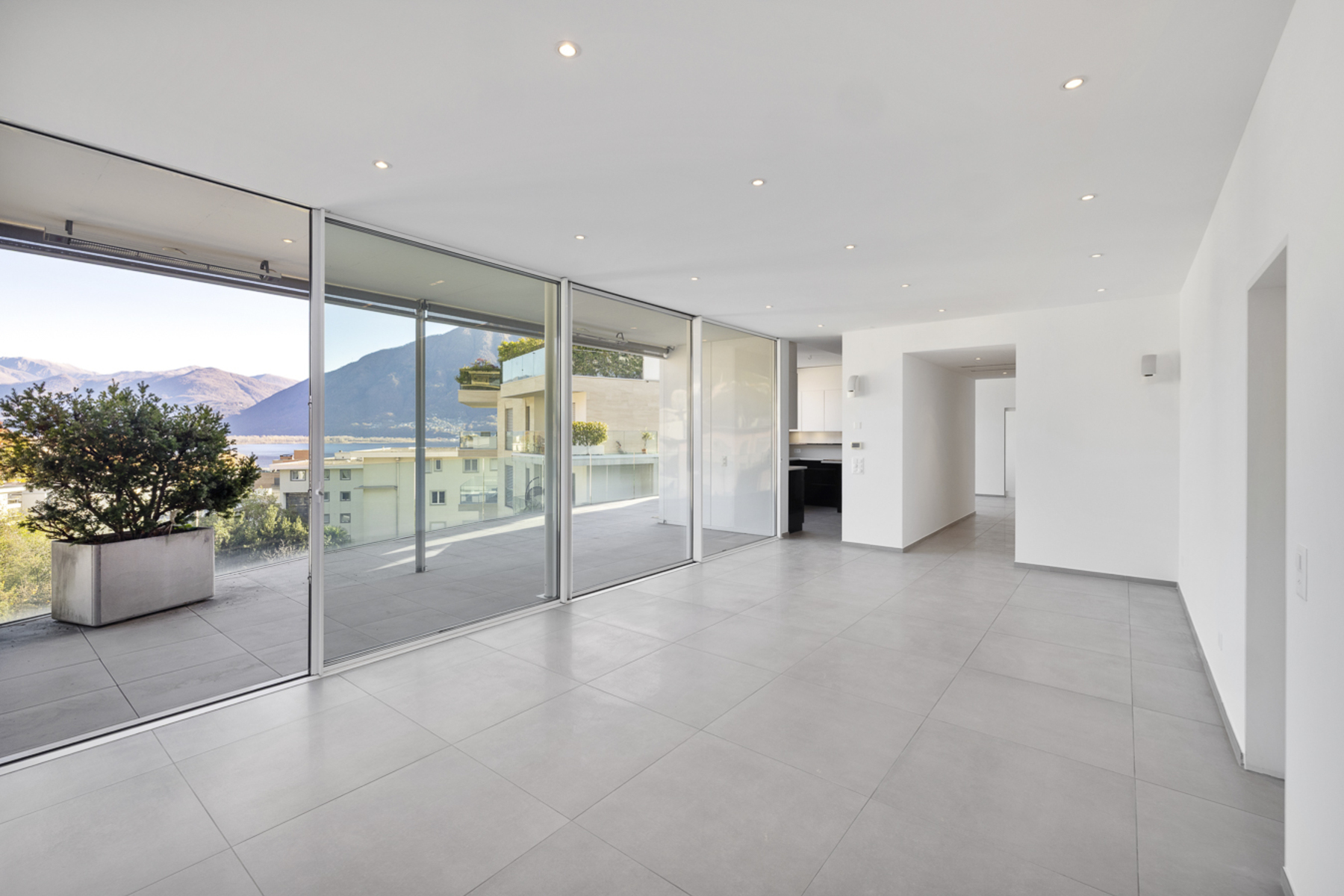  Exclusive penthouse in Minusio: comfort, light and panoramic view - 物件實景