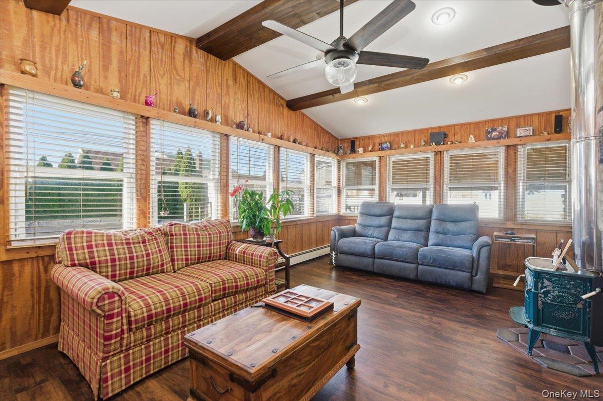 Island Park, New York, 11558, United States, 2 Bedrooms Bedrooms, ,1 BathroomBathrooms,Residential,For Sale,1998541