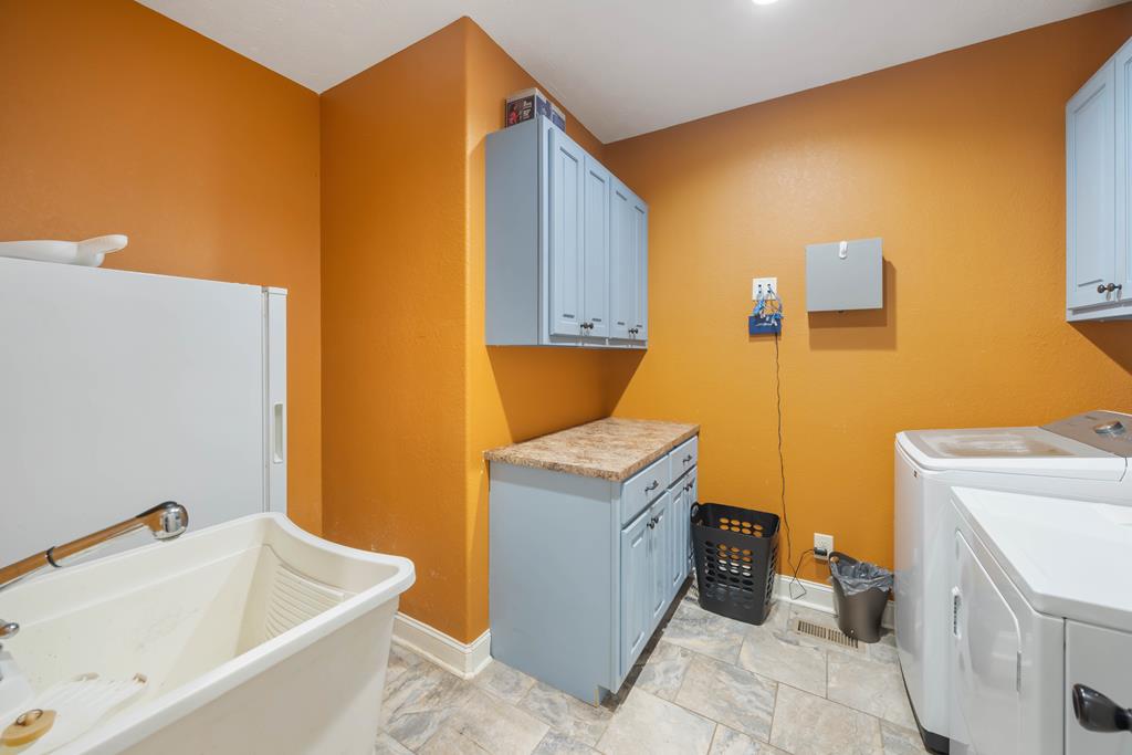 Junction City, Georgia, 31812, United States, 6 Bedrooms Bedrooms, ,5 BathroomsBathrooms,Residential,For Sale,1939165