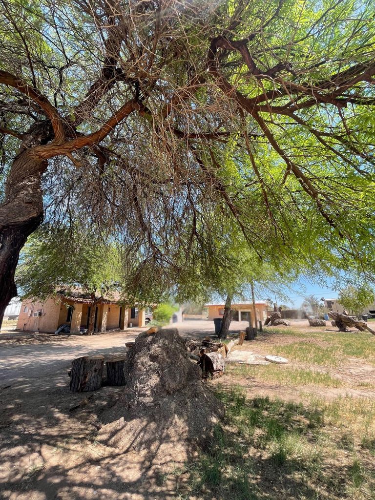 Blythe, California, 92225, United States, 12 Bedrooms Bedrooms, ,10 BathroomsBathrooms,Residential,For Sale,1944843