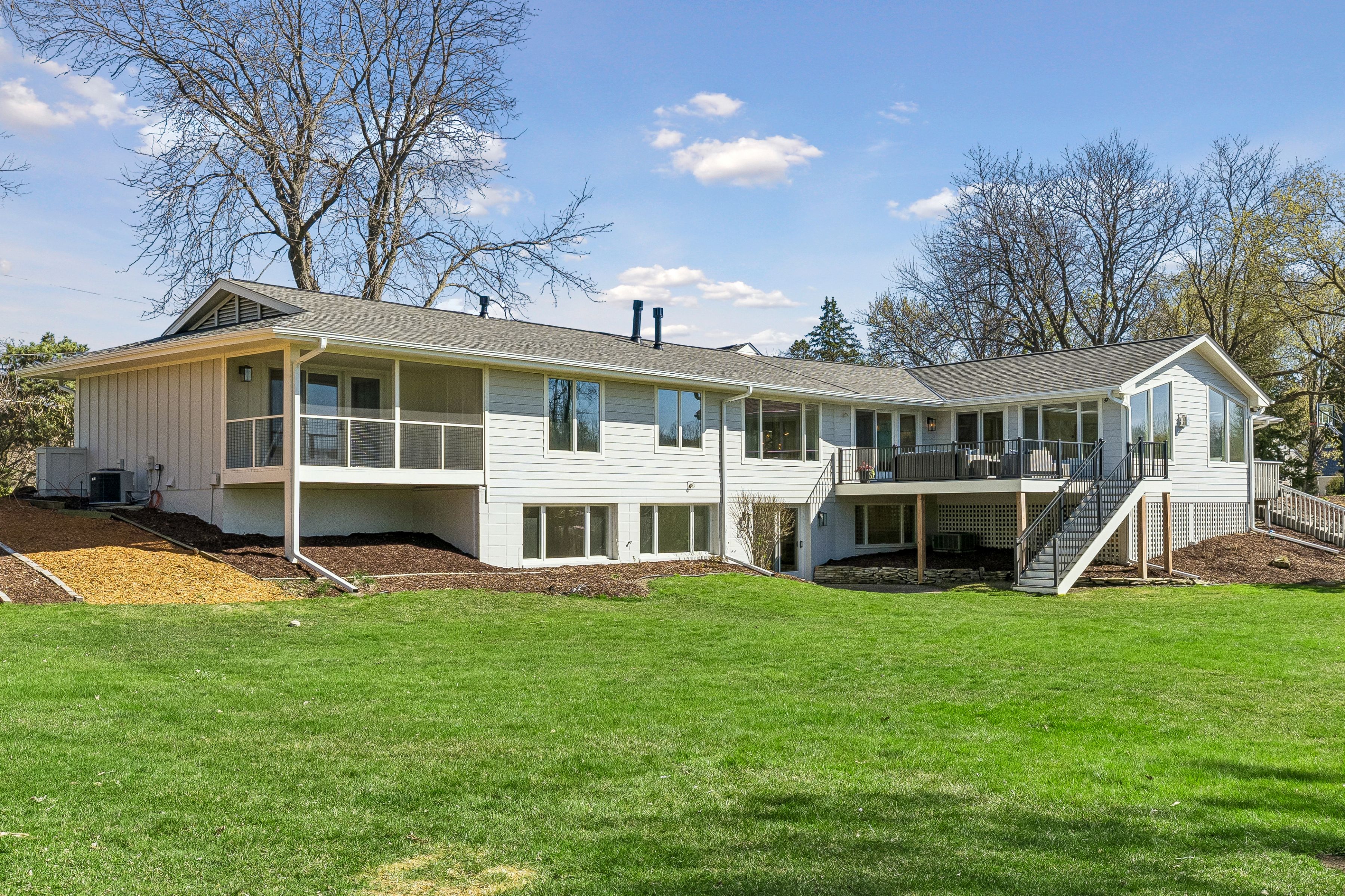  Elegant Fox Hill Rambler with Serene Water Views - 物件實景