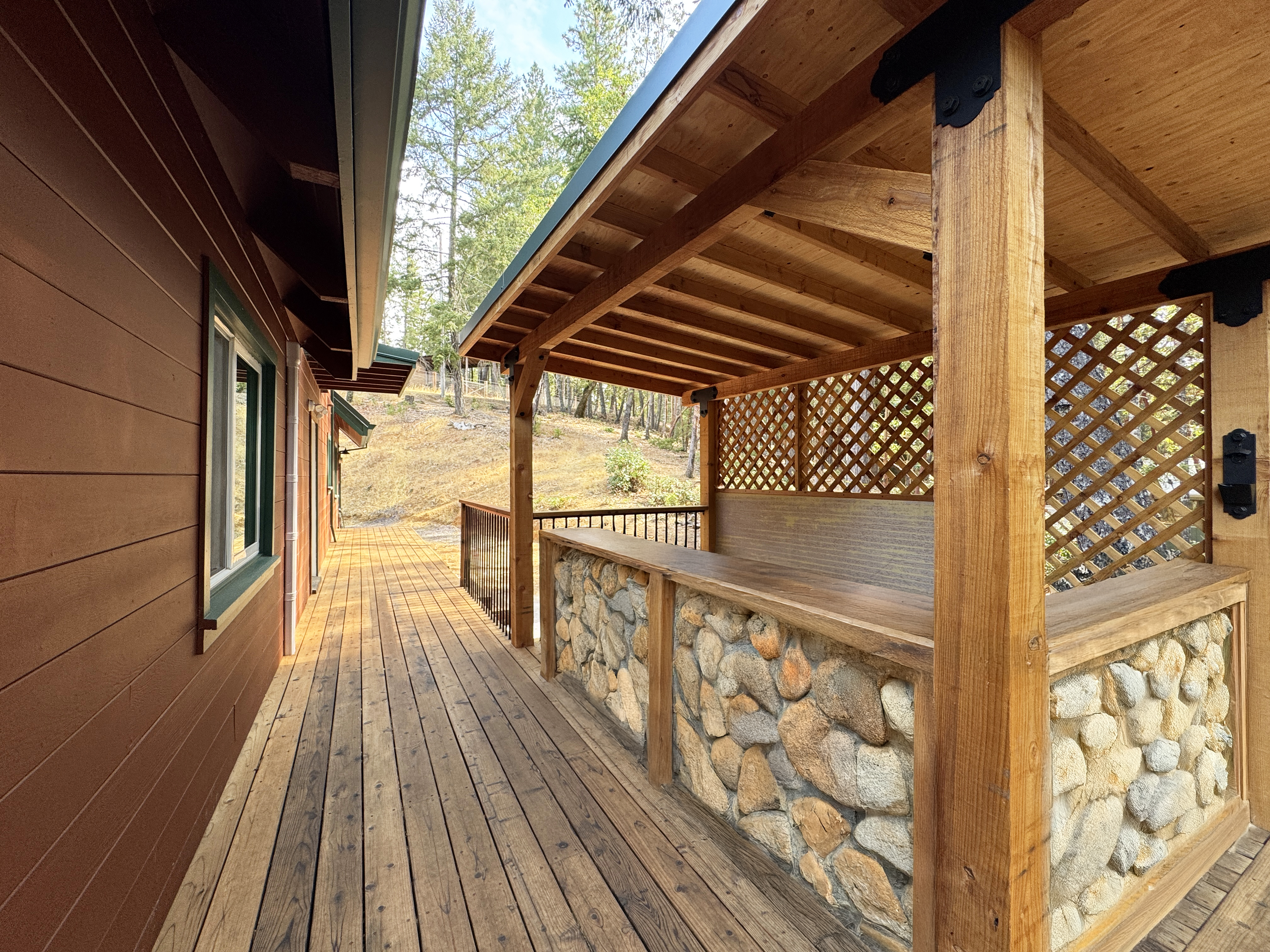 Willits, California, 95490, United States, 2 Bedrooms Bedrooms, ,2 BathroomsBathrooms,Residential,For Sale,1943077
