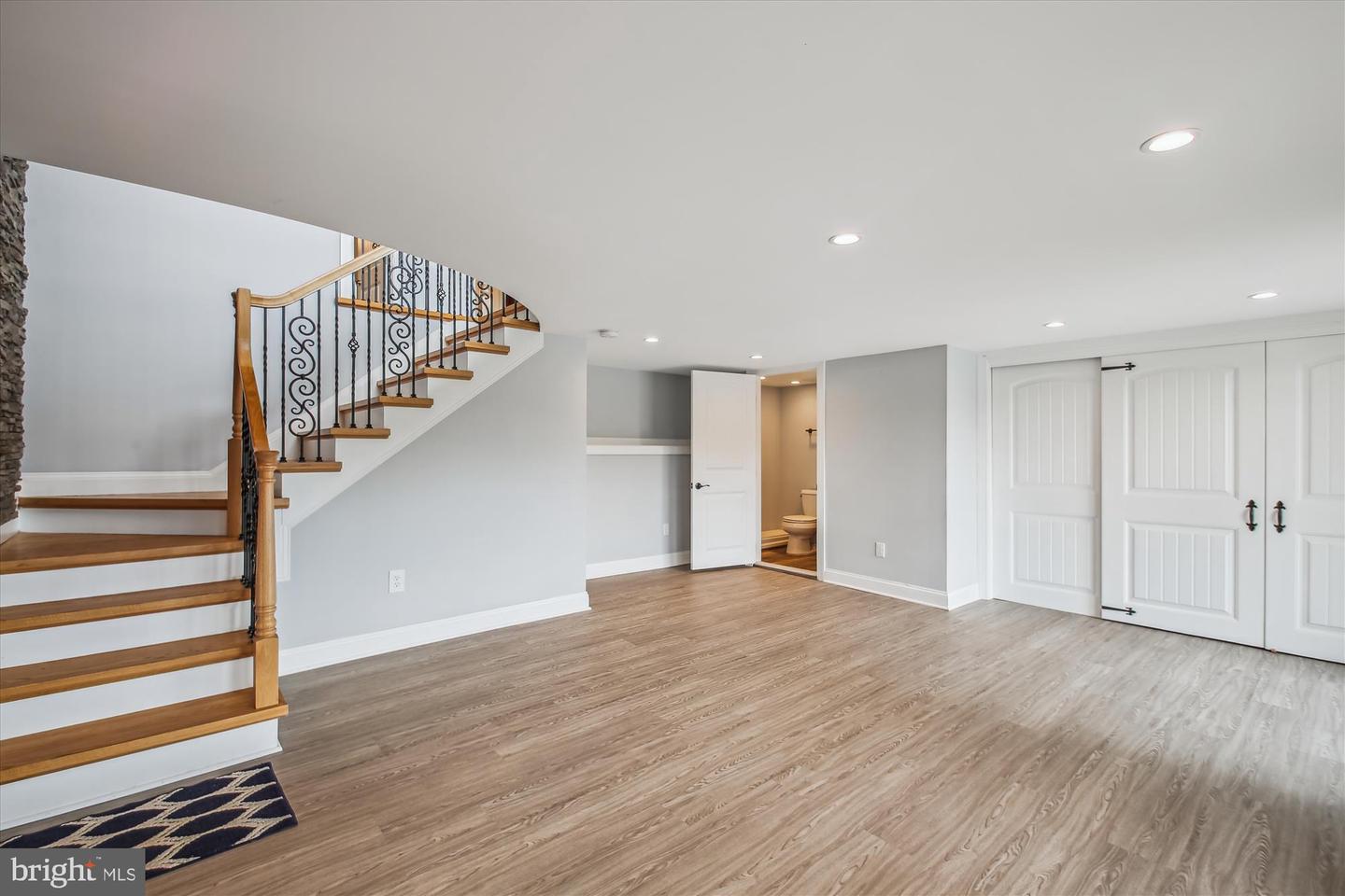 Glen Burnie, Maryland, 21060, United States, 2 Bedrooms Bedrooms, ,4 BathroomsBathrooms,Residential,For Sale,1867358