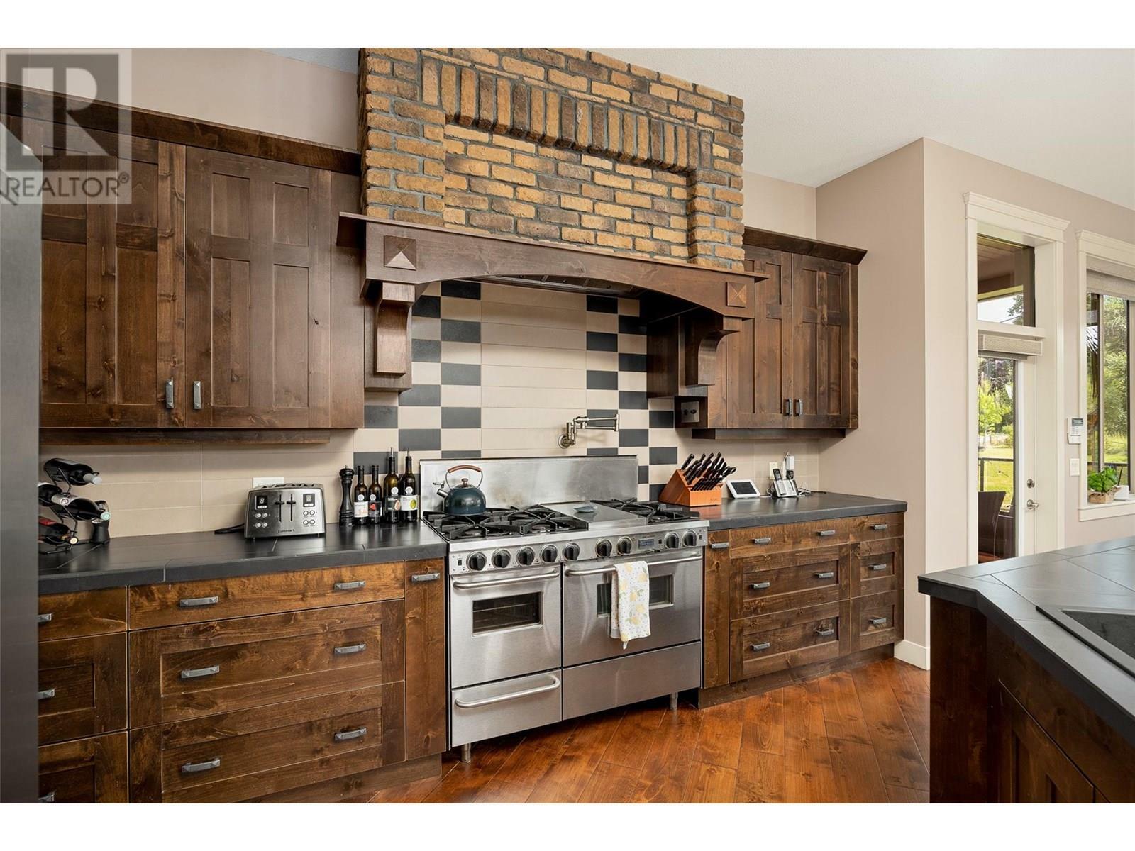 KELOWNA, British Columbia, V1W 4C5, CA, 5 Bedrooms Bedrooms, ,3 BathroomsBathrooms,Residential,For Sale,1883481