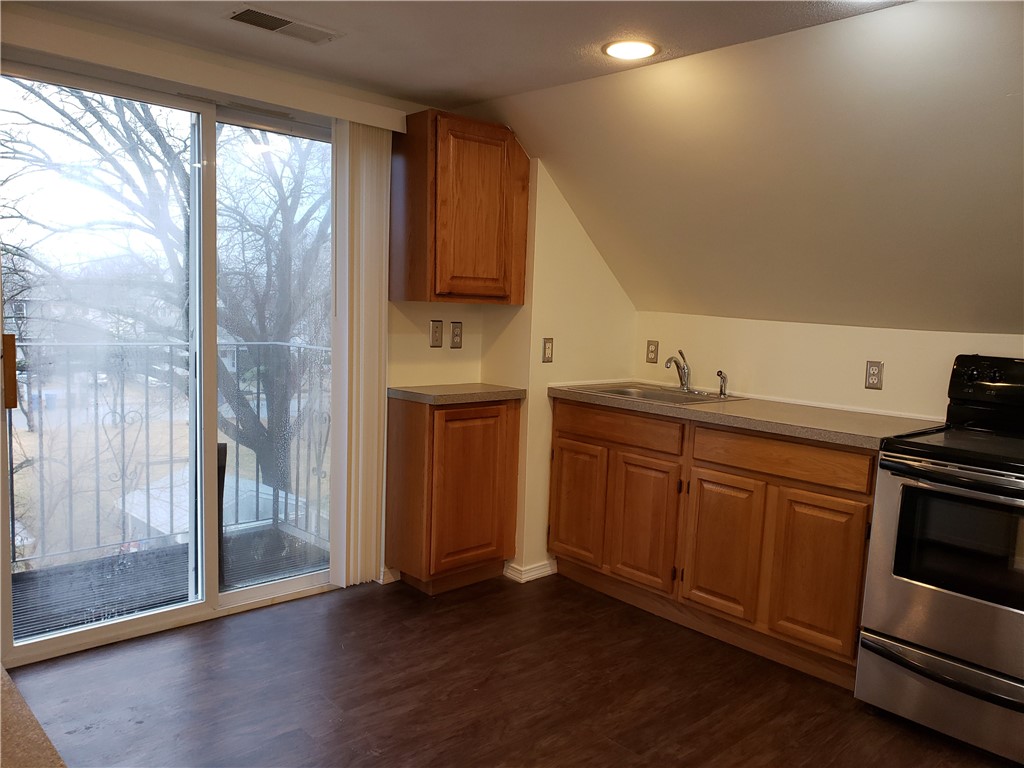 Cranston, Rhode Island, 02910, United States, 5 Bedrooms Bedrooms, ,3 BathroomsBathrooms,Residential,For Sale,1739415