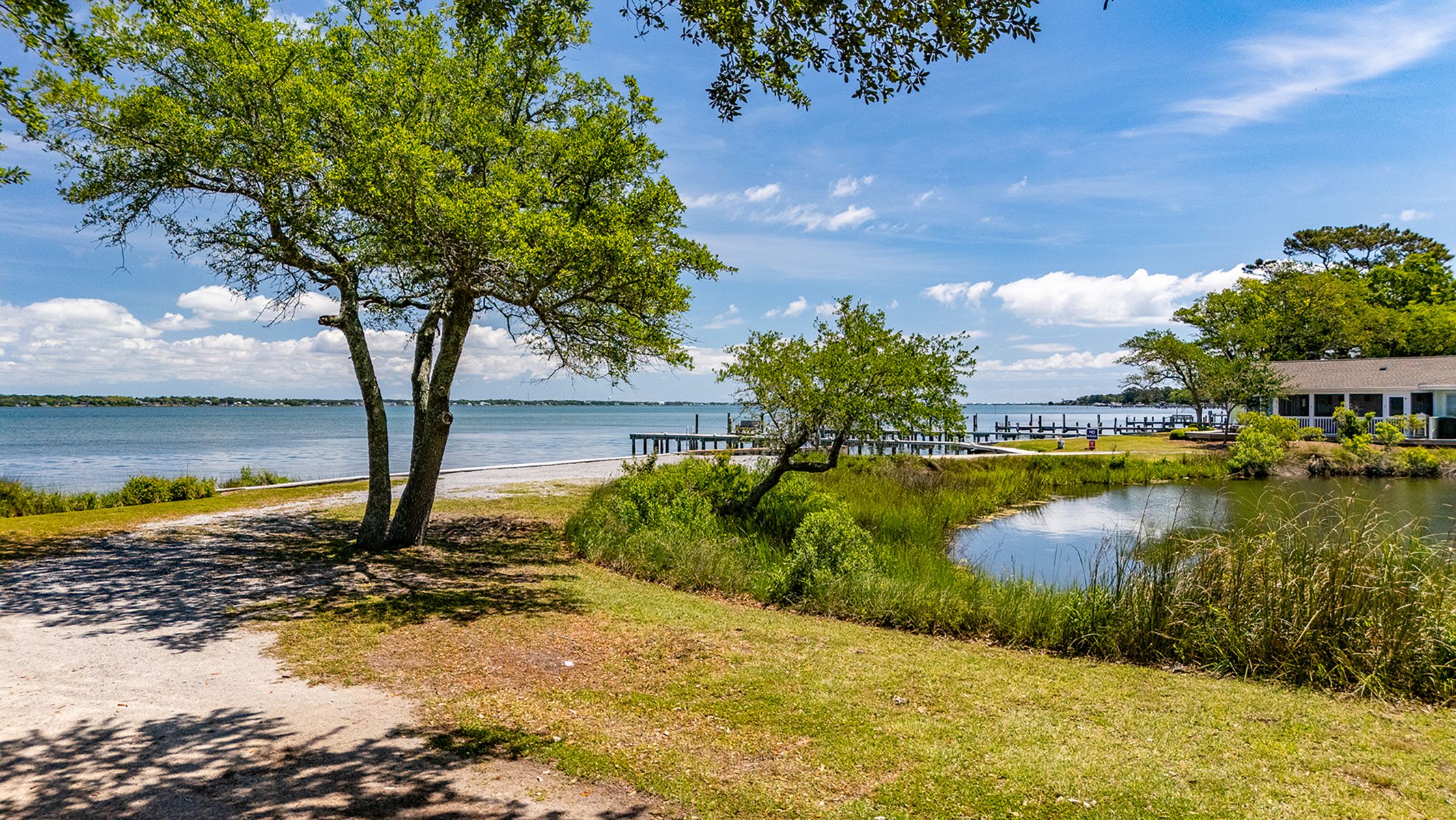  142 Lagoon Lane, Pine Knoll Shores, NC 28512 - 物件實景