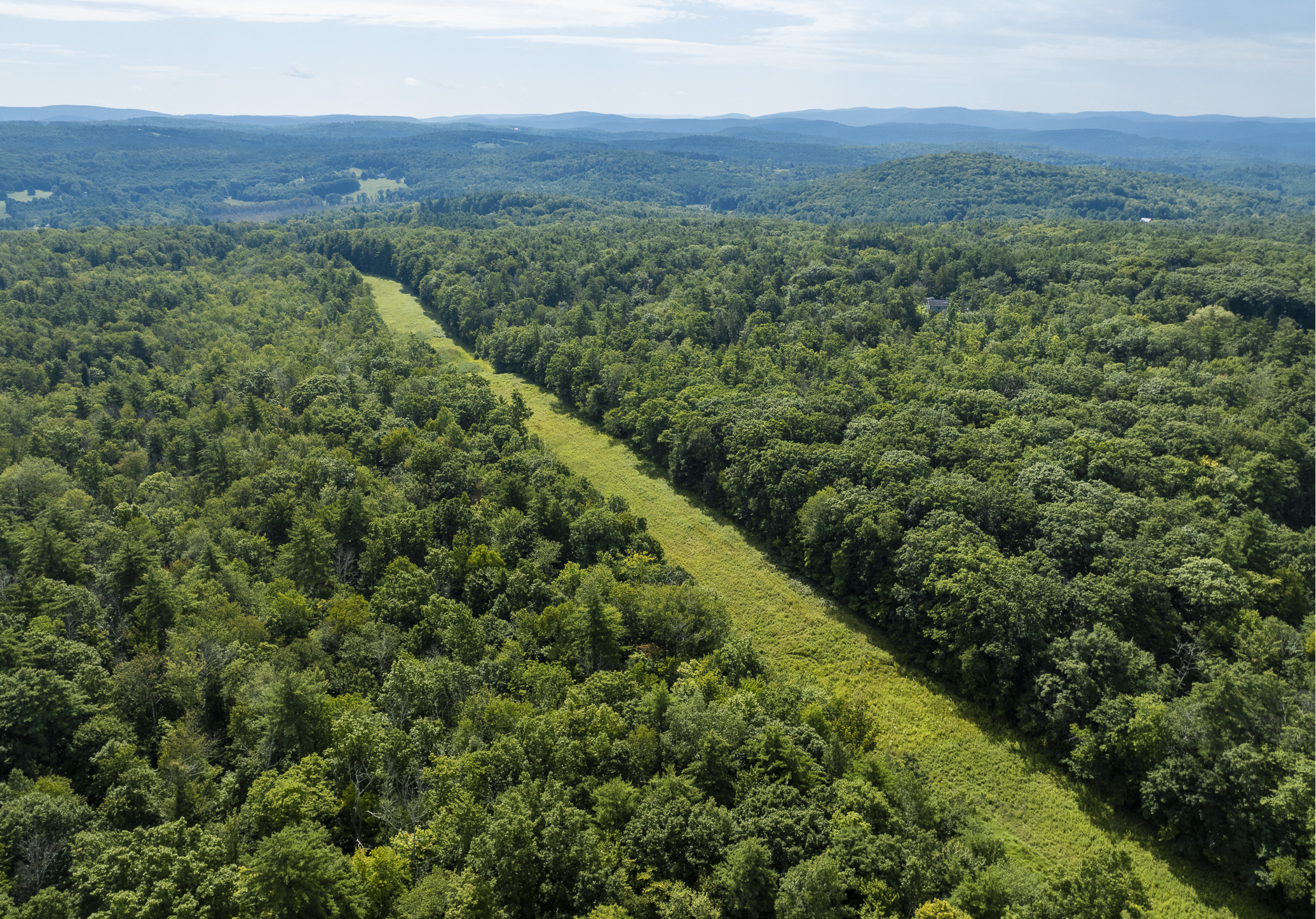  1,180+ Feet of Frontage: Privacy & Seclusion within Easy Reach of the Berkshires - 物件實景