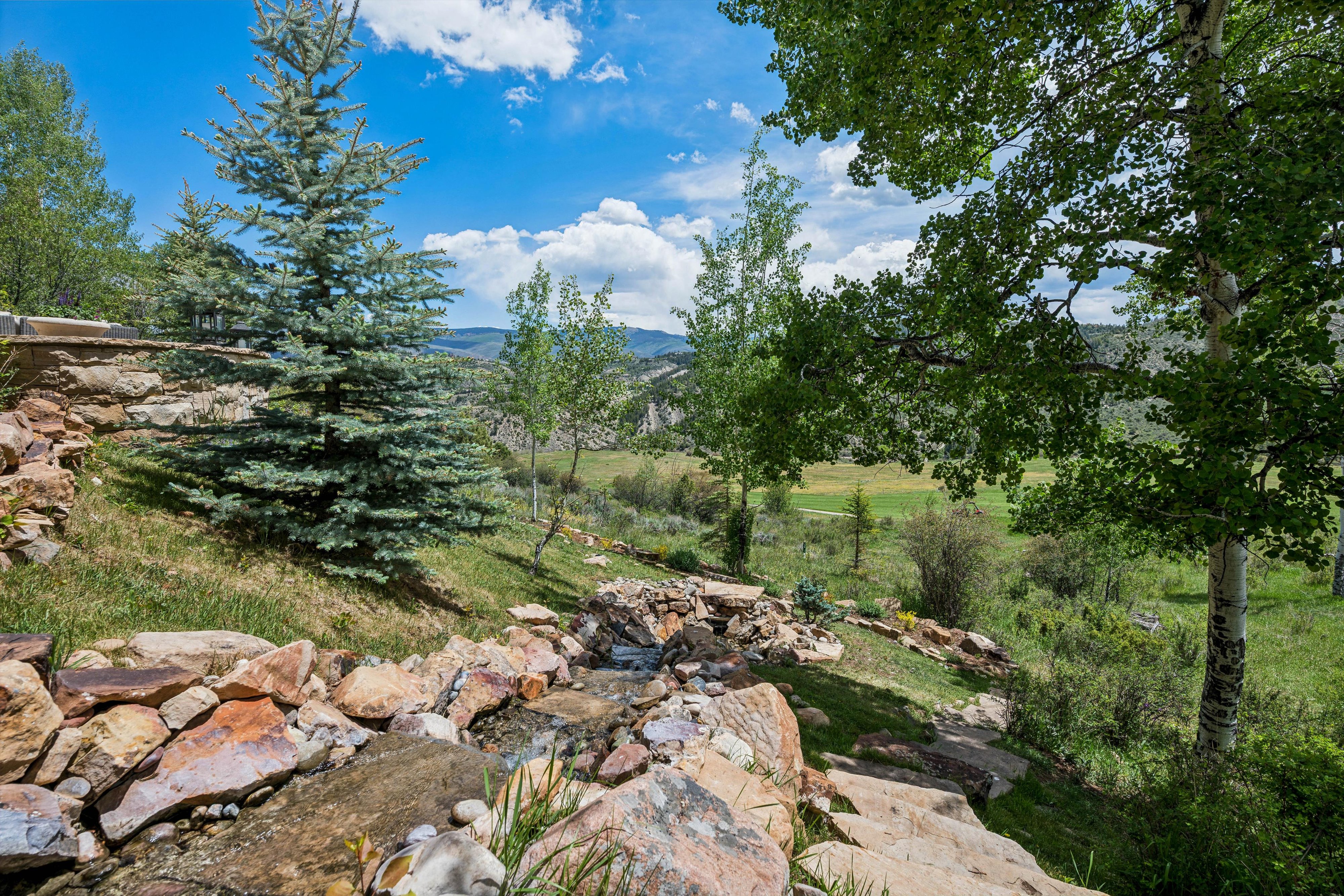  35 Stag Gulch Court Embraces Open Space Meadows With Golf Course Access - 物件實景