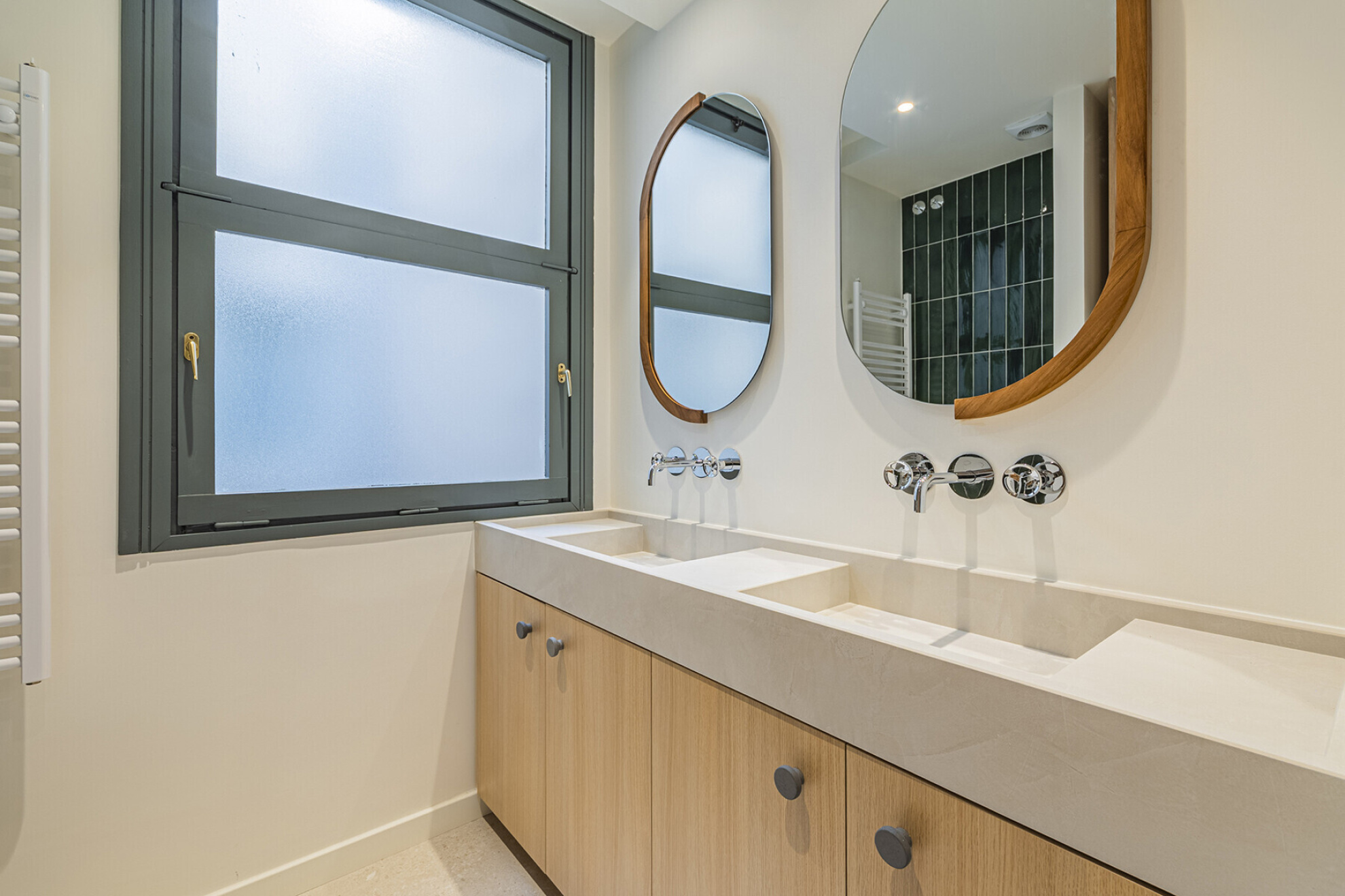  Elegant refurbished apartment of 221 m² in the Quadrat d