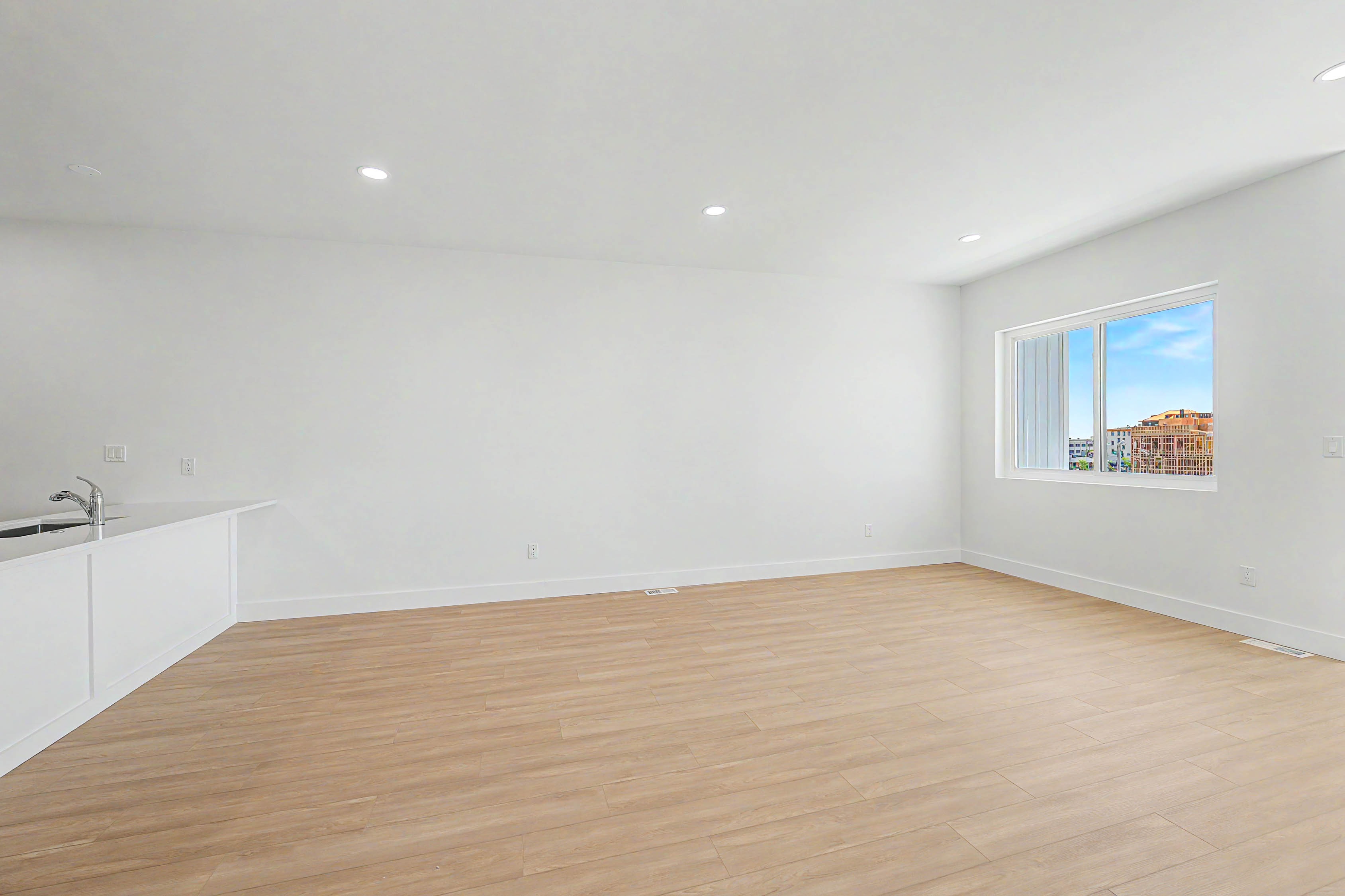  105 B Westminster Avenue - 物件實景