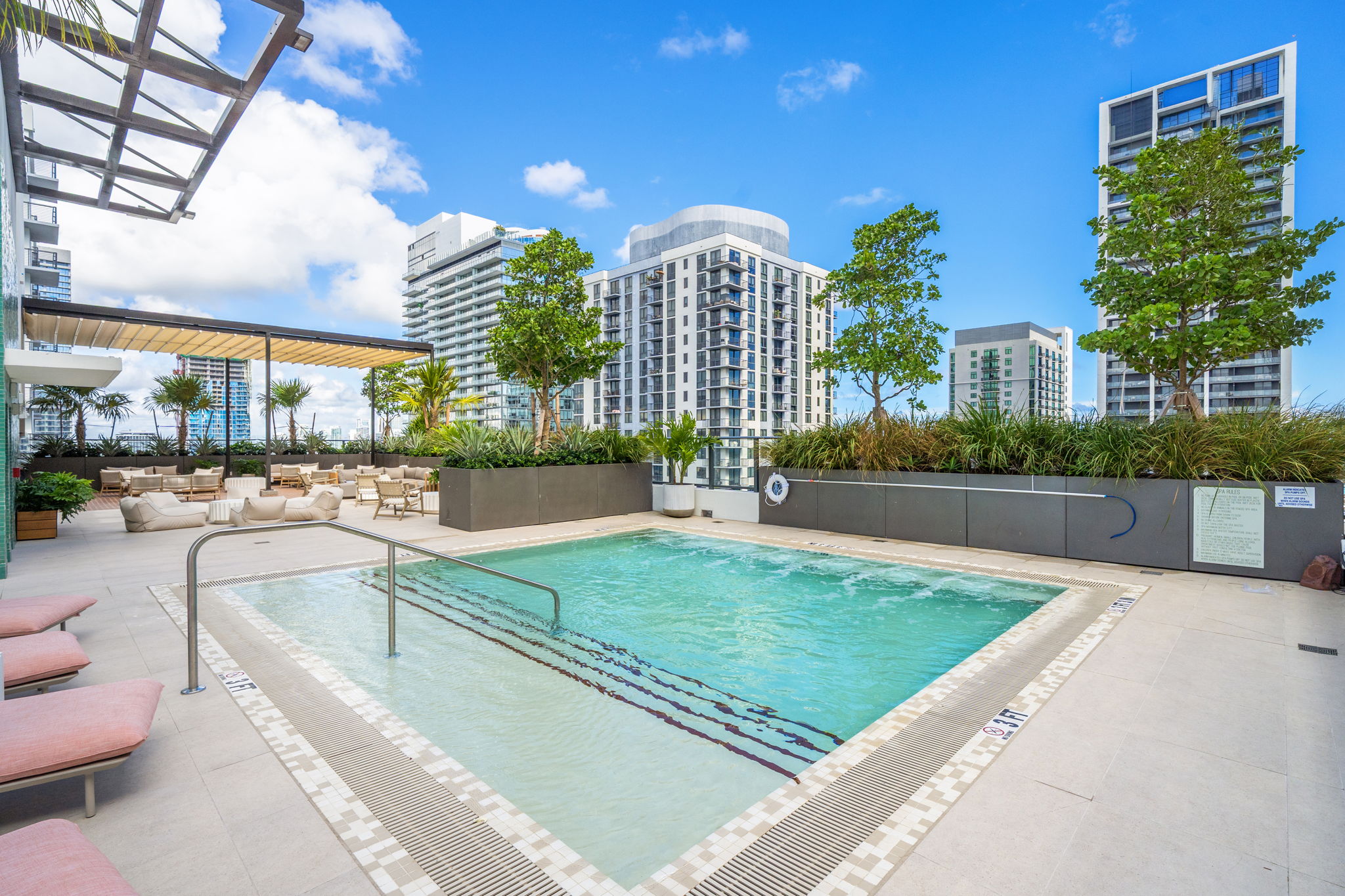  11 NE 6th Street, Miami, FL, 33132 - 物件實景