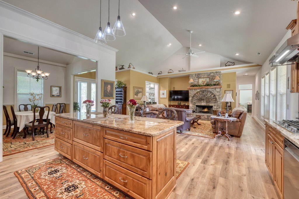 Hayesville, North Carolina, 29804, United States, 3 Bedrooms Bedrooms, ,3 BathroomsBathrooms,Residential,For Sale,1983718