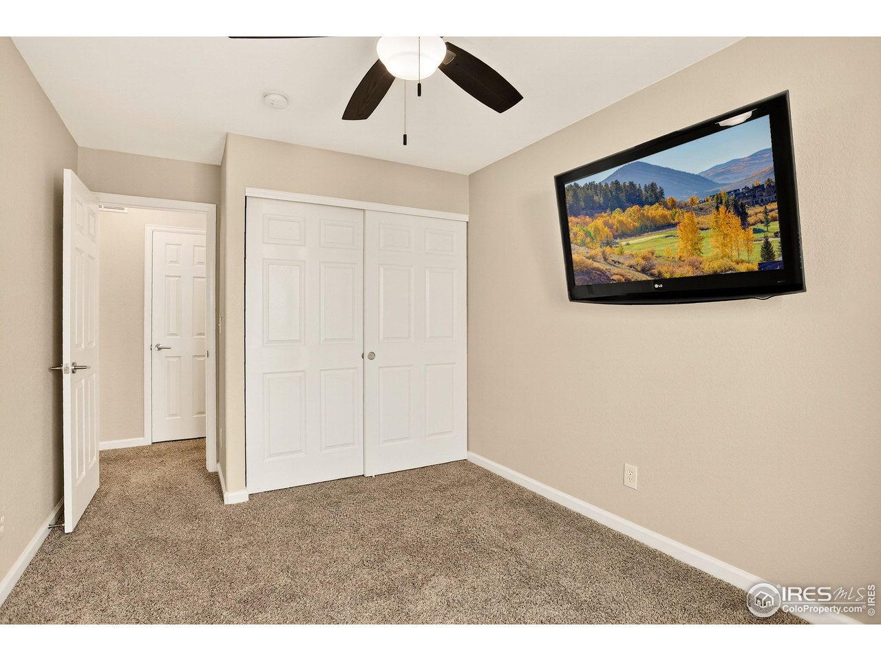 Aurora, Colorado, 80015, United States, 4 Bedrooms Bedrooms, ,2 BathroomsBathrooms,Residential,For Sale,2001847