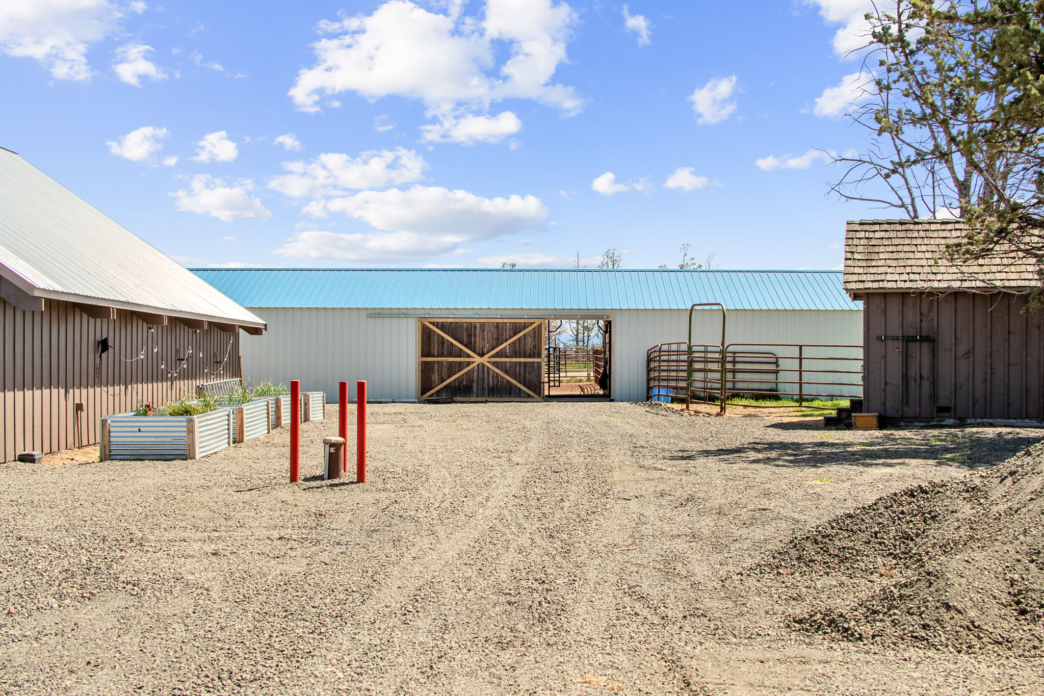 13501 SW Riggs Rd., Powell Butte, Oregon, 97753, United States, 3 Bedrooms Bedrooms, ,4 BathroomsBathrooms,Farm And Agriculture,For Sale,13501 SW Riggs Rd.,1623020