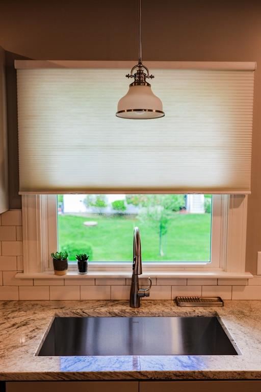 Westerly, Rhode Island, 02891, United States, 3 Bedrooms Bedrooms, ,2 BathroomsBathrooms,Residential,For Sale,1958331