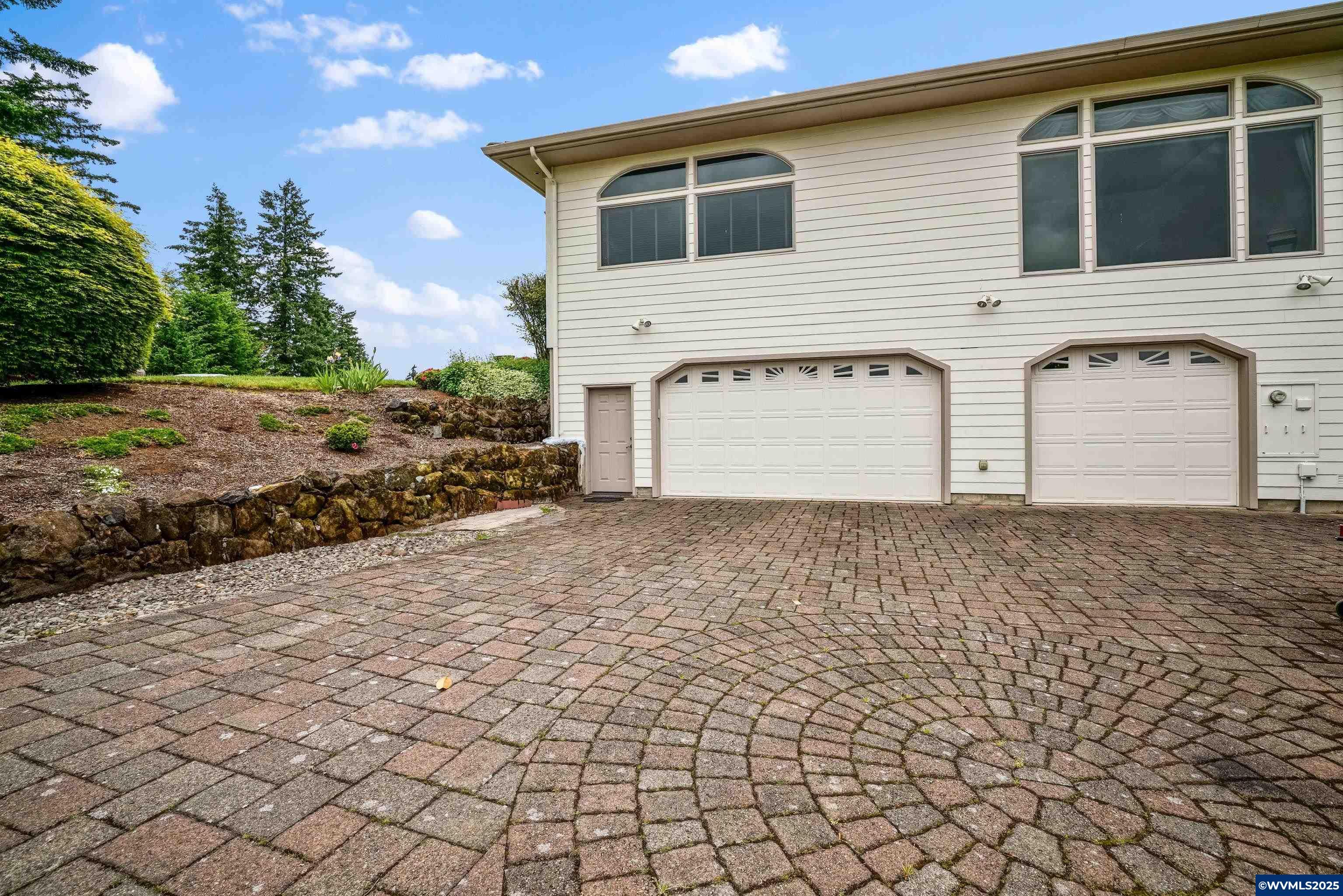 Turner, Oregon, 97392, United States, 4 Bedrooms Bedrooms, ,3 BathroomsBathrooms,Residential,For Sale,1827852