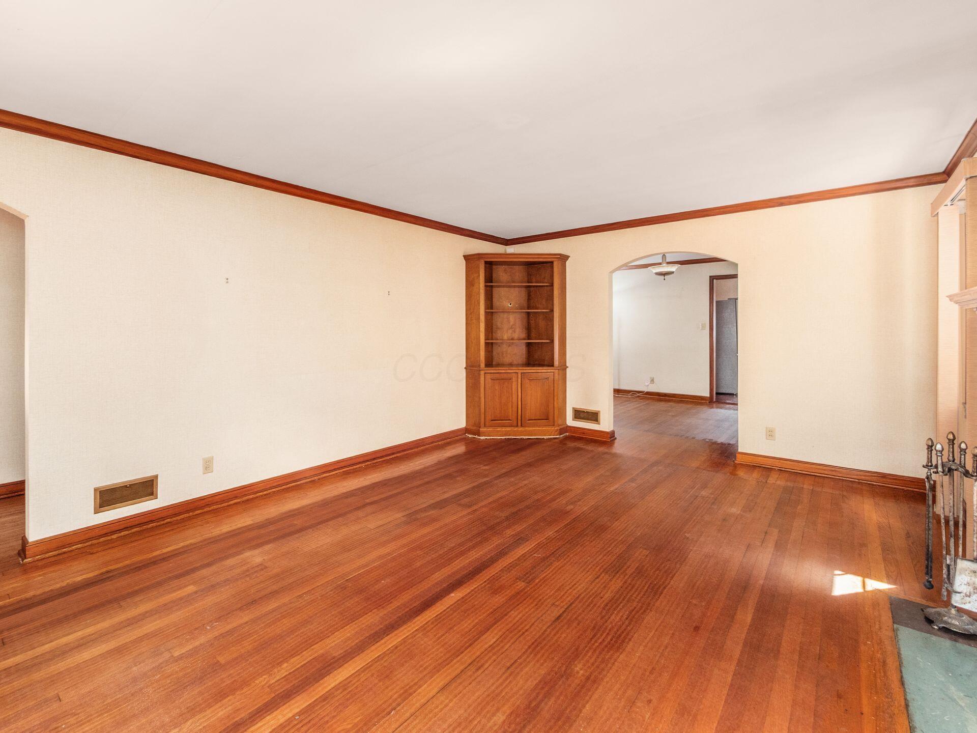 Bexley, Ohio, 43209, United States, 3 Bedrooms Bedrooms, ,2 BathroomsBathrooms,Residential,For Sale,1926362