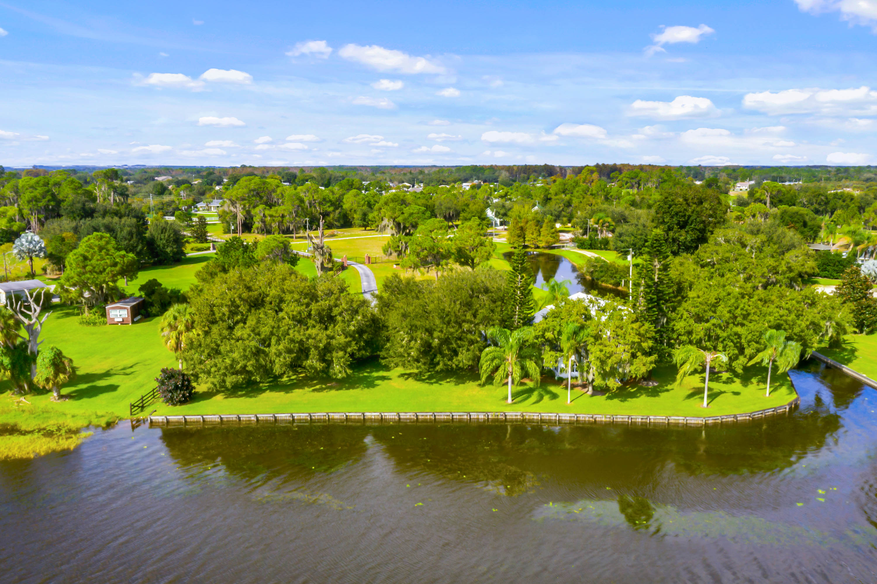 LAKE WALES, Florida, 33898, United States, 6 Bedrooms Bedrooms, ,5 BathroomsBathrooms,Residential,For Sale,1974565