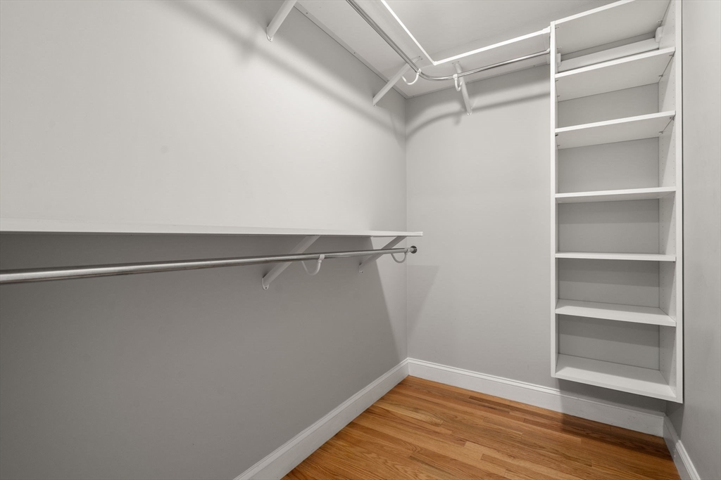 Waltham, Massachusetts, 02453, United States, 4 Bedrooms Bedrooms, ,5 BathroomsBathrooms,Residential,For Sale,1927253