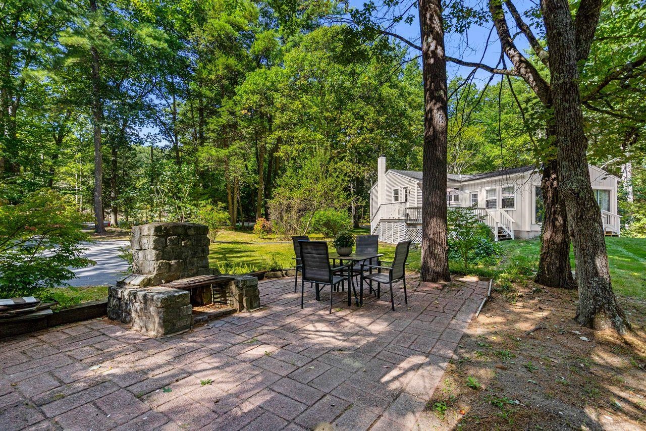 Amherst, New Hampshire, 03031, United States, 2 Bedrooms Bedrooms, ,1 BathroomBathrooms,Residential,For Sale,1996144