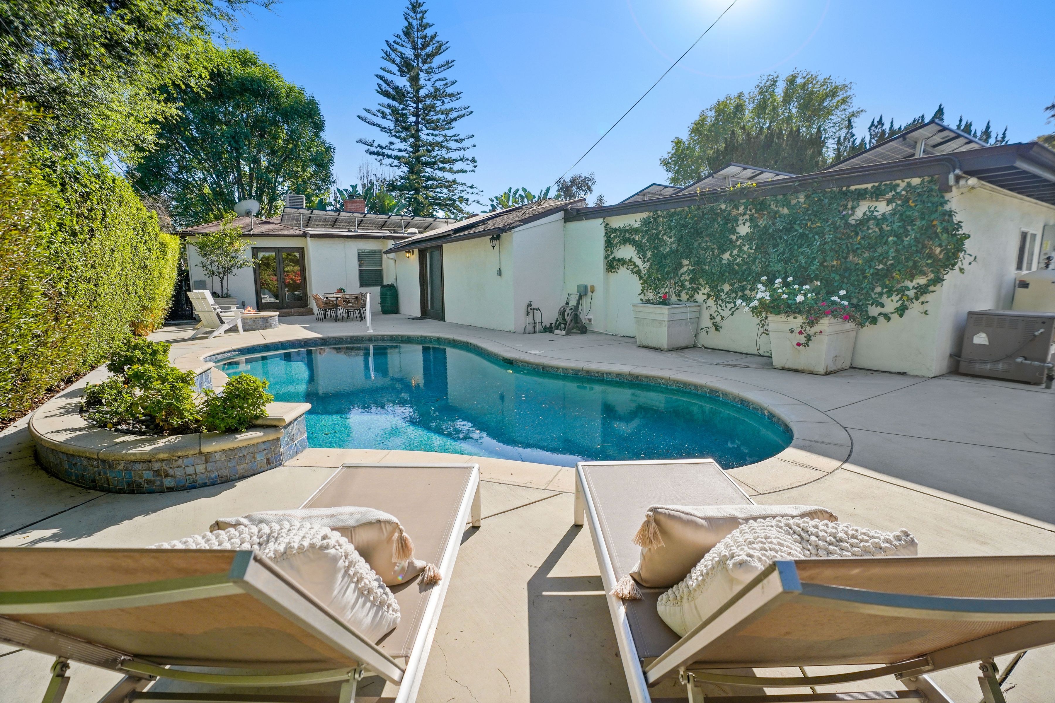  11593 Kling Street - 物件實景