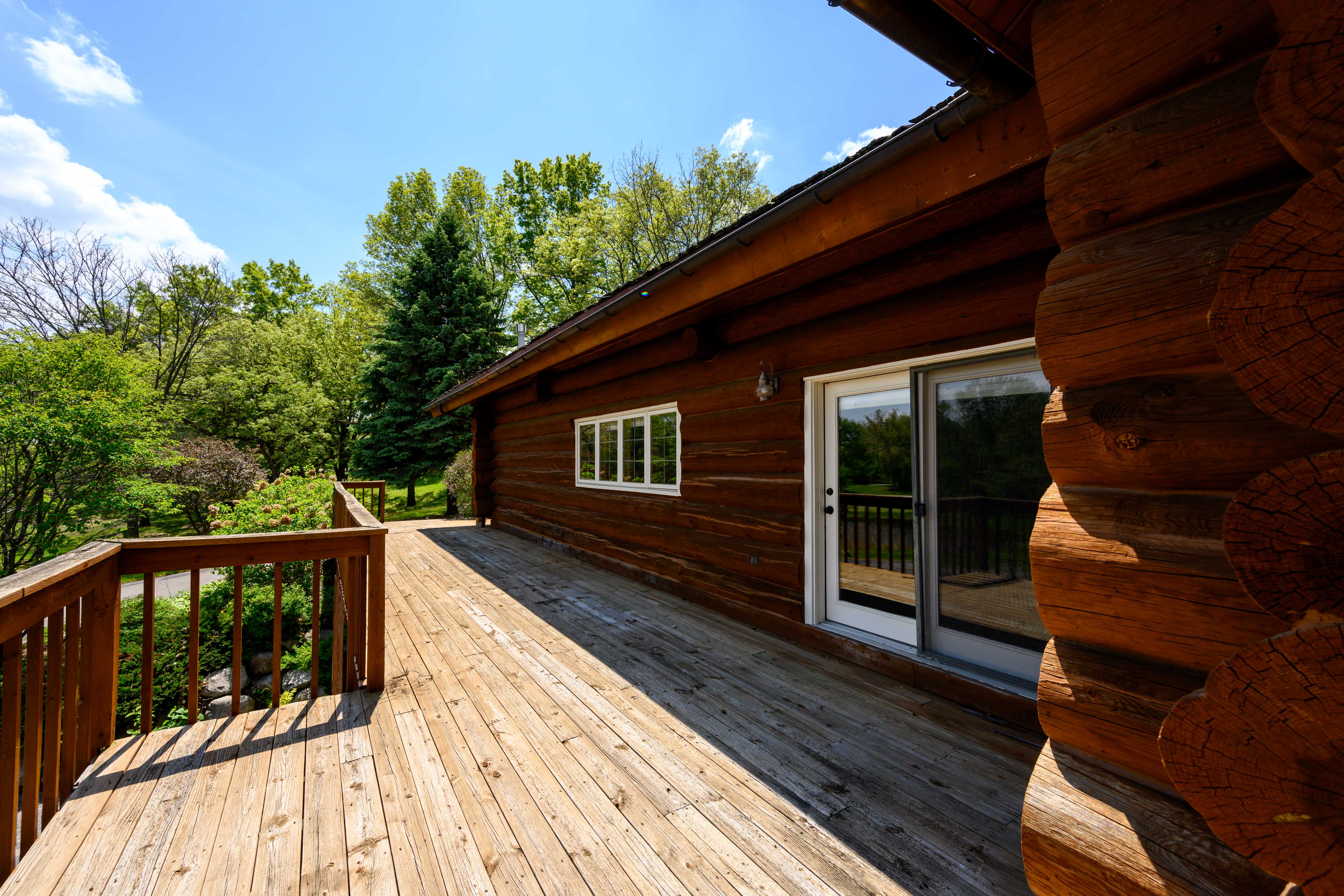  Stunning Real Log Home - 物件實景