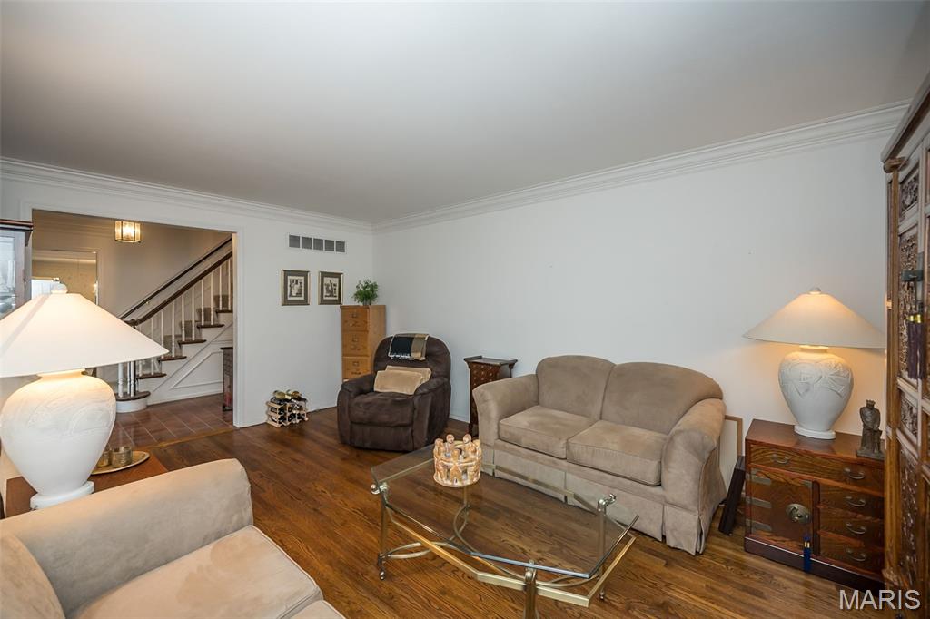 Chesterfield, Missouri, 63017, United States, 4 Bedrooms Bedrooms, ,3 BathroomsBathrooms,Residential,For Sale,1932834