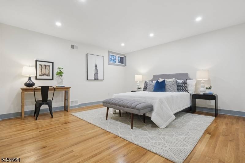 South Orange Village Twp., New Jersey, 07079, United States, 5 Bedrooms Bedrooms, ,4 BathroomsBathrooms,Residential,For Sale,1940447