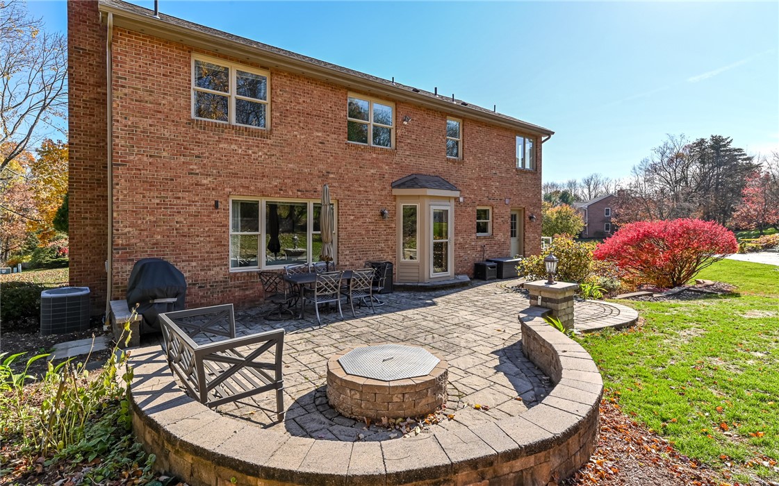 Pine Twp, Pennsylvania, 15090, United States, 4 Bedrooms Bedrooms, ,3 BathroomsBathrooms,Residential,For Sale,1987871