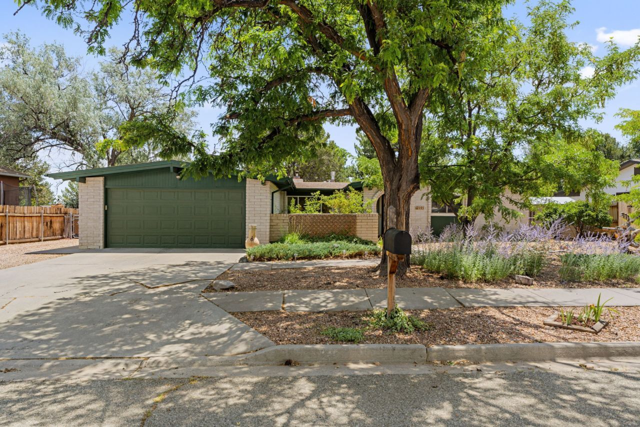 White Rock, New Mexico, 87547, United States, 4 Bedrooms Bedrooms, ,3 BathroomsBathrooms,Residential,For Sale,1906600
