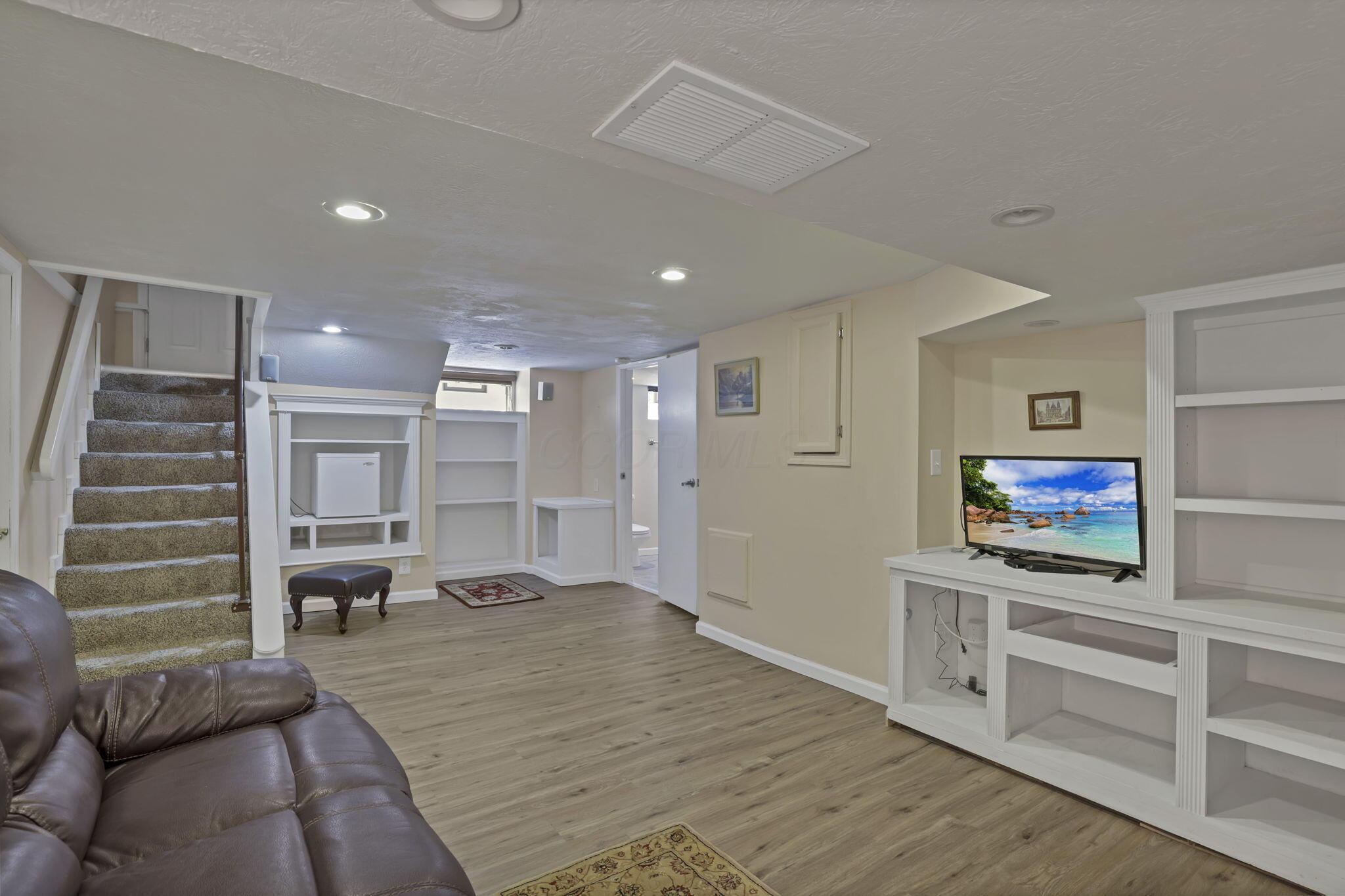 Bexley, Ohio, 43209, United States, 4 Bedrooms Bedrooms, ,3 BathroomsBathrooms,Residential,For Sale,1978539