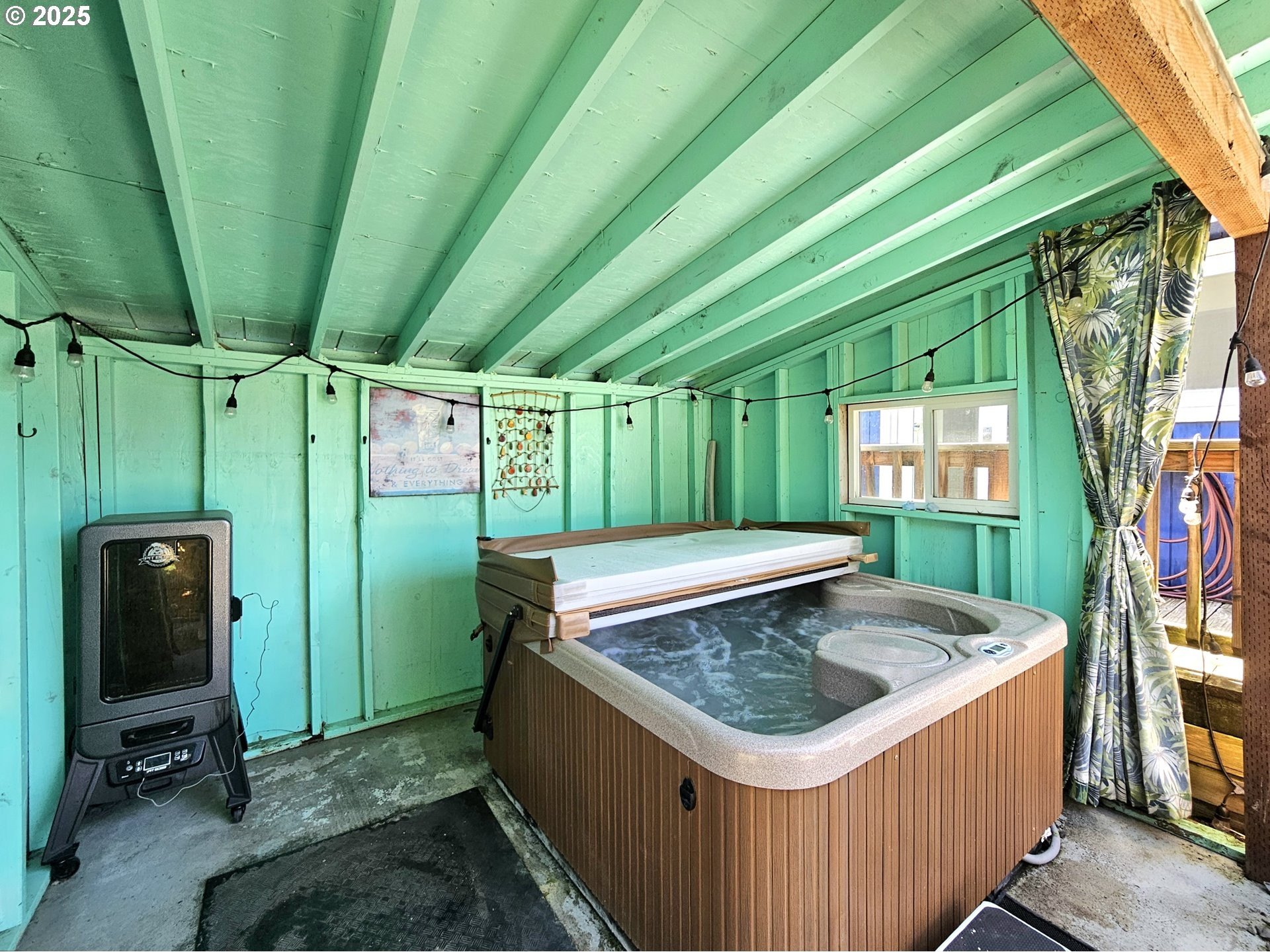 Brookings, Oregon, 97415, United States, 3 Bedrooms Bedrooms, ,3 BathroomsBathrooms,Residential,For Sale,1974179