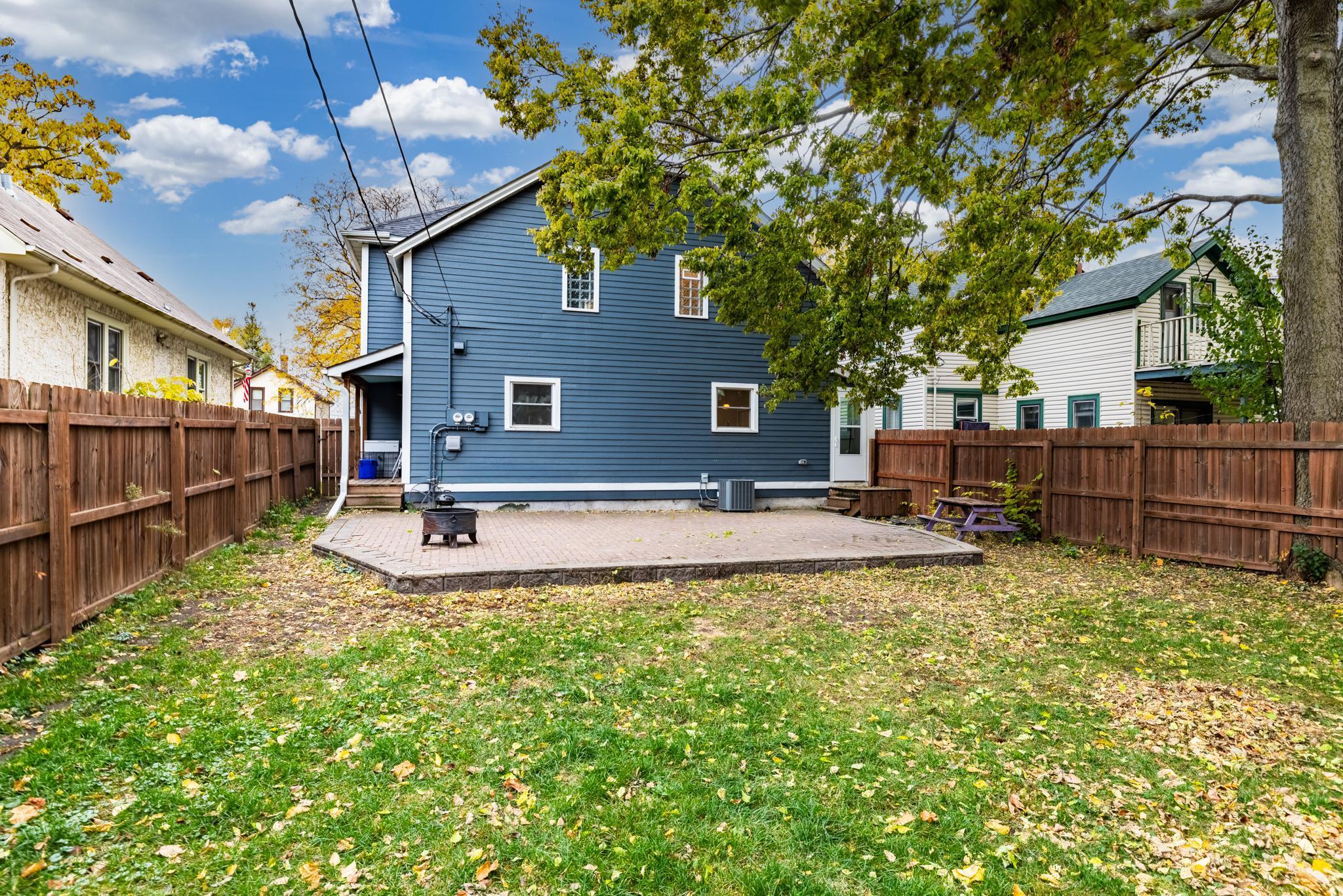 Saint Paul, Minnesota, 55102, United States, ,Residential,For Sale,1989124