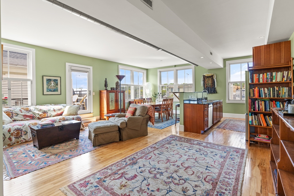 Somerville, Massachusetts, 02143, United States, 1 Bedroom Bedrooms, ,1 BathroomBathrooms,Residential,For Sale,1911108