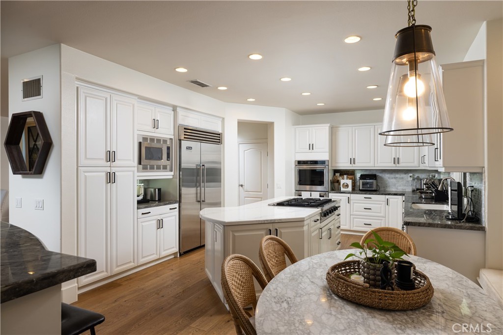Newport Beach, California, 92660, United States, 3 Bedrooms Bedrooms, ,3 BathroomsBathrooms,Residential,For Sale,1867238